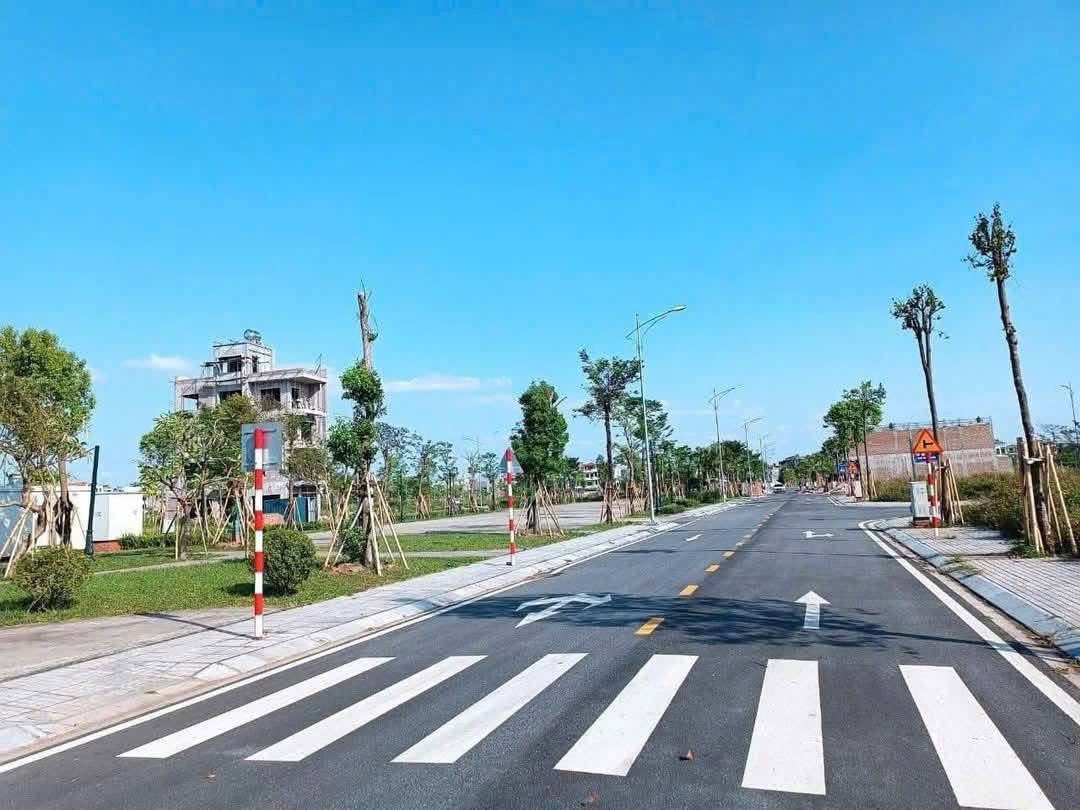 Bán đất giá cực tốt mặt phố 72m2, mặt tiền 4.5m, KDC Ngọc Châu Đồng Triều, ph Ngọc Châu, TP HD