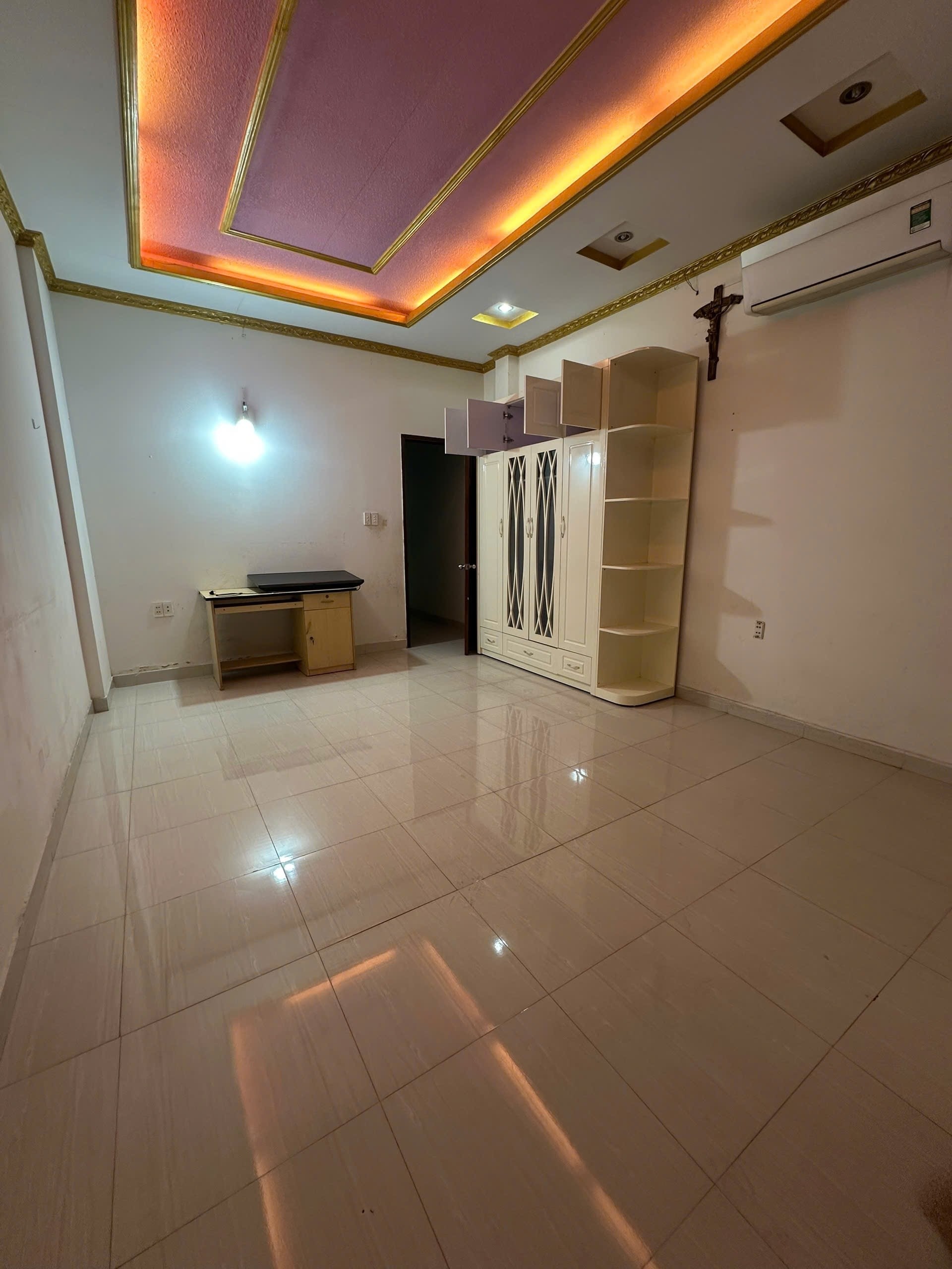 NHÀ NGUYÊN CĂN 3PN ĐỐI DIỆN VẠN PHÚC CITY,HẺM XE HƠI,GIÁ 13TR