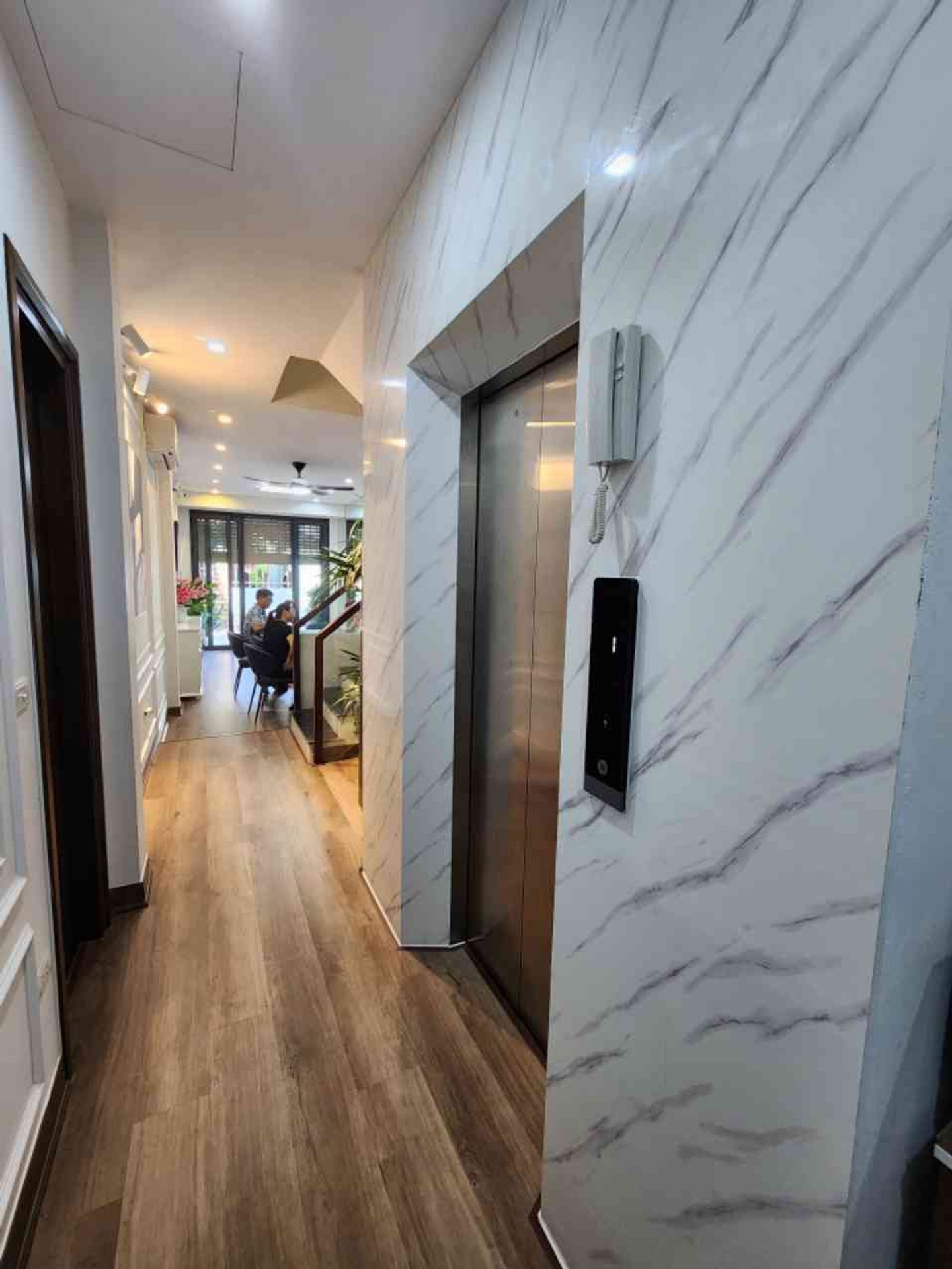 Về quê bán nhà Thạch Bàn 11.6 tỷ 50m ngõ thông sổ đỏ Long Biên 3