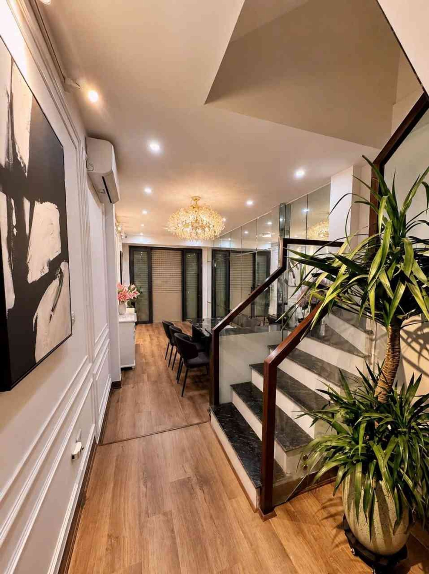 Về quê bán nhà Thạch Bàn 11.6 tỷ 50m ngõ thông sổ đỏ Long Biên 4