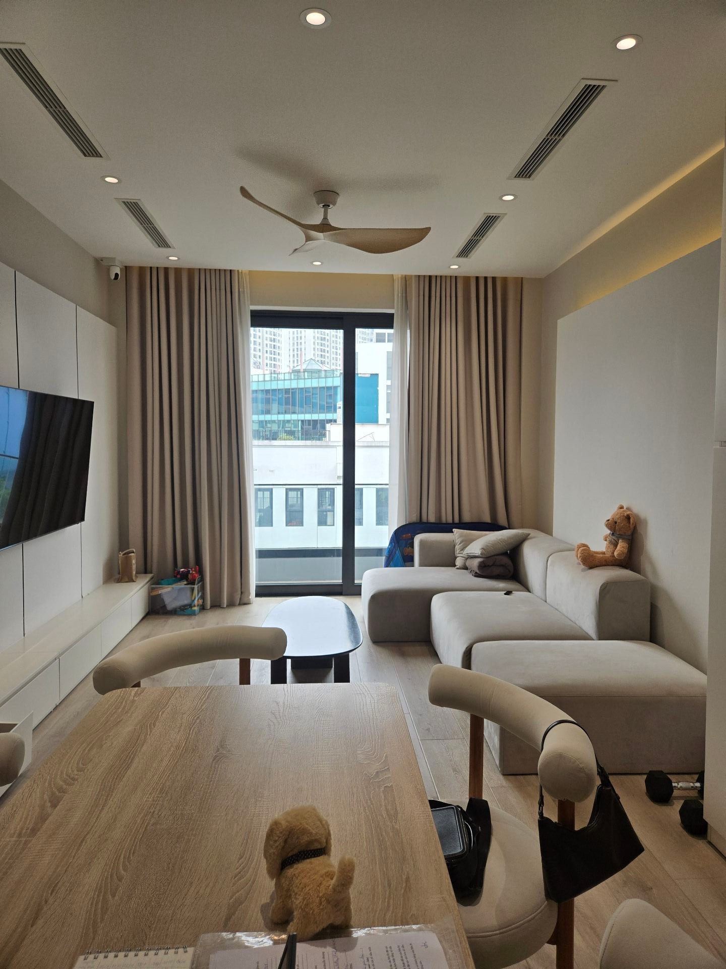 Bán nhà mới Thạch Bàn 11 tỷ 60m gần phố,gần công viên 3