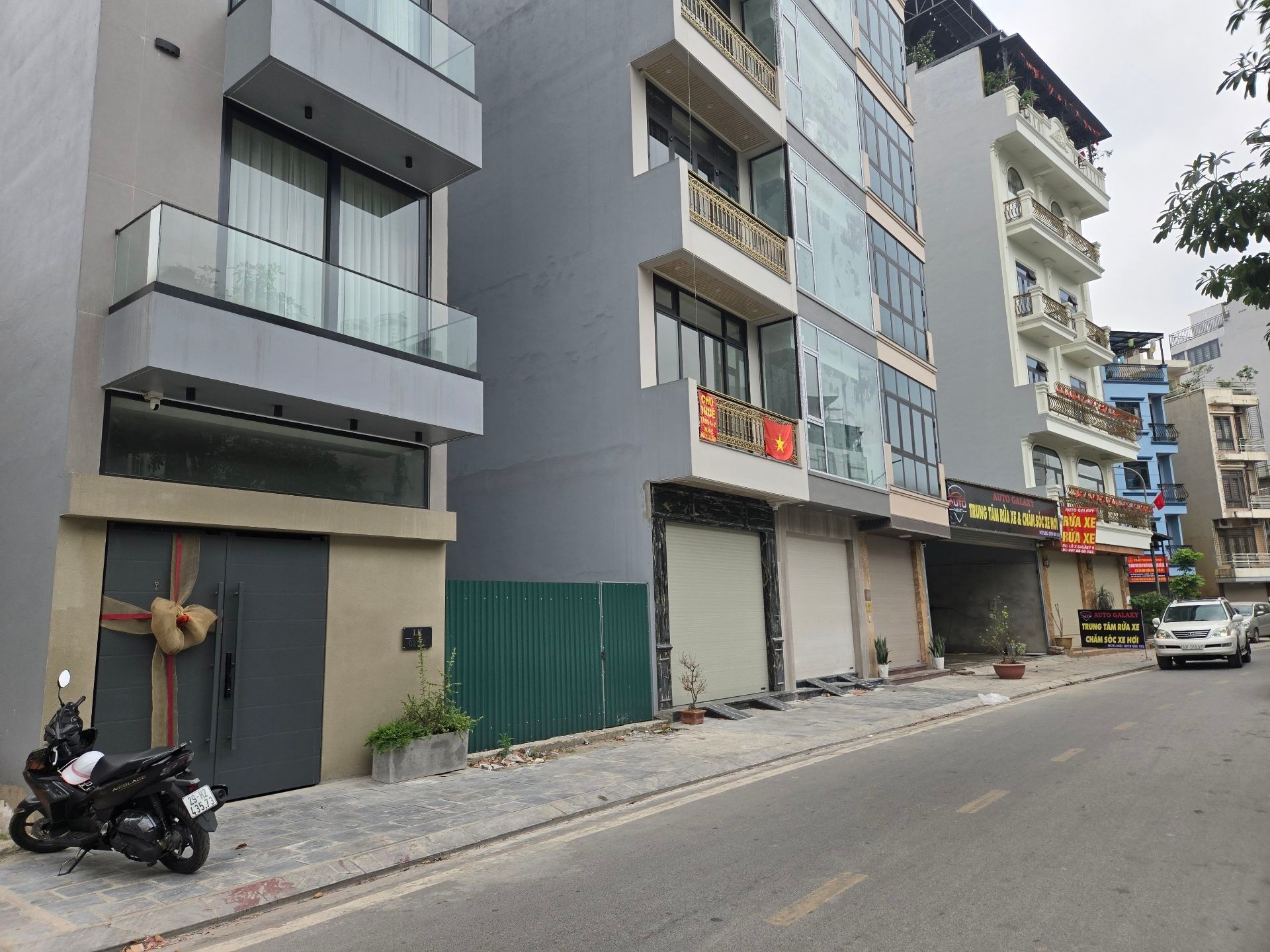 Bán nhà mới Thạch Bàn 11 tỷ 60m gần phố,gần công viên 2
