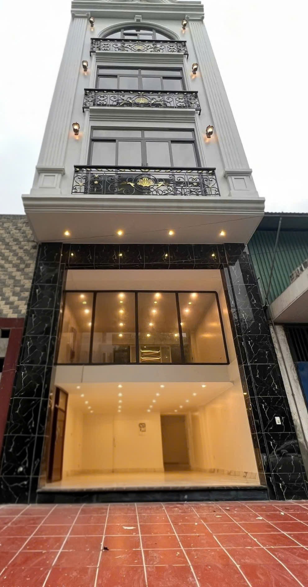 Cho thuê nhà, THANG MÁY, 81m2- 5T, Nguyễn Tuân, Vũ Trọng Phụng -31 tr