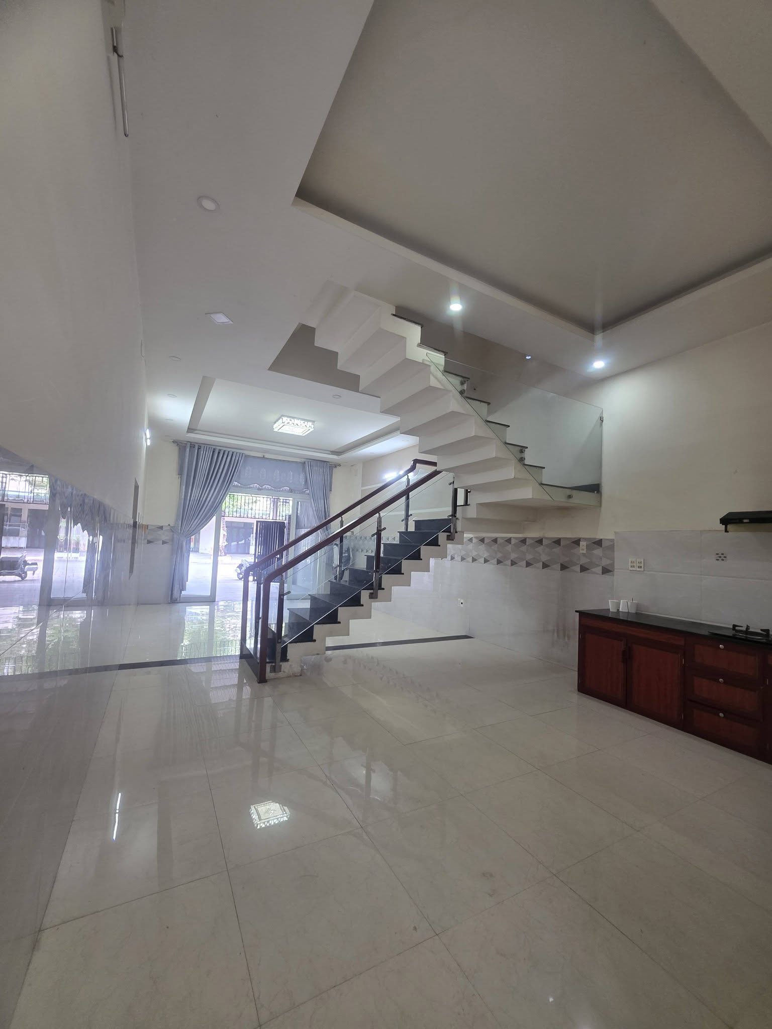 BÁN NHÀ 3 TẦNG MẶT TIỀN ĐƯỜNG 10,5M PHẠM VĂN NGÔN – GIÁ HỢP LÝ 6 TỶ 850