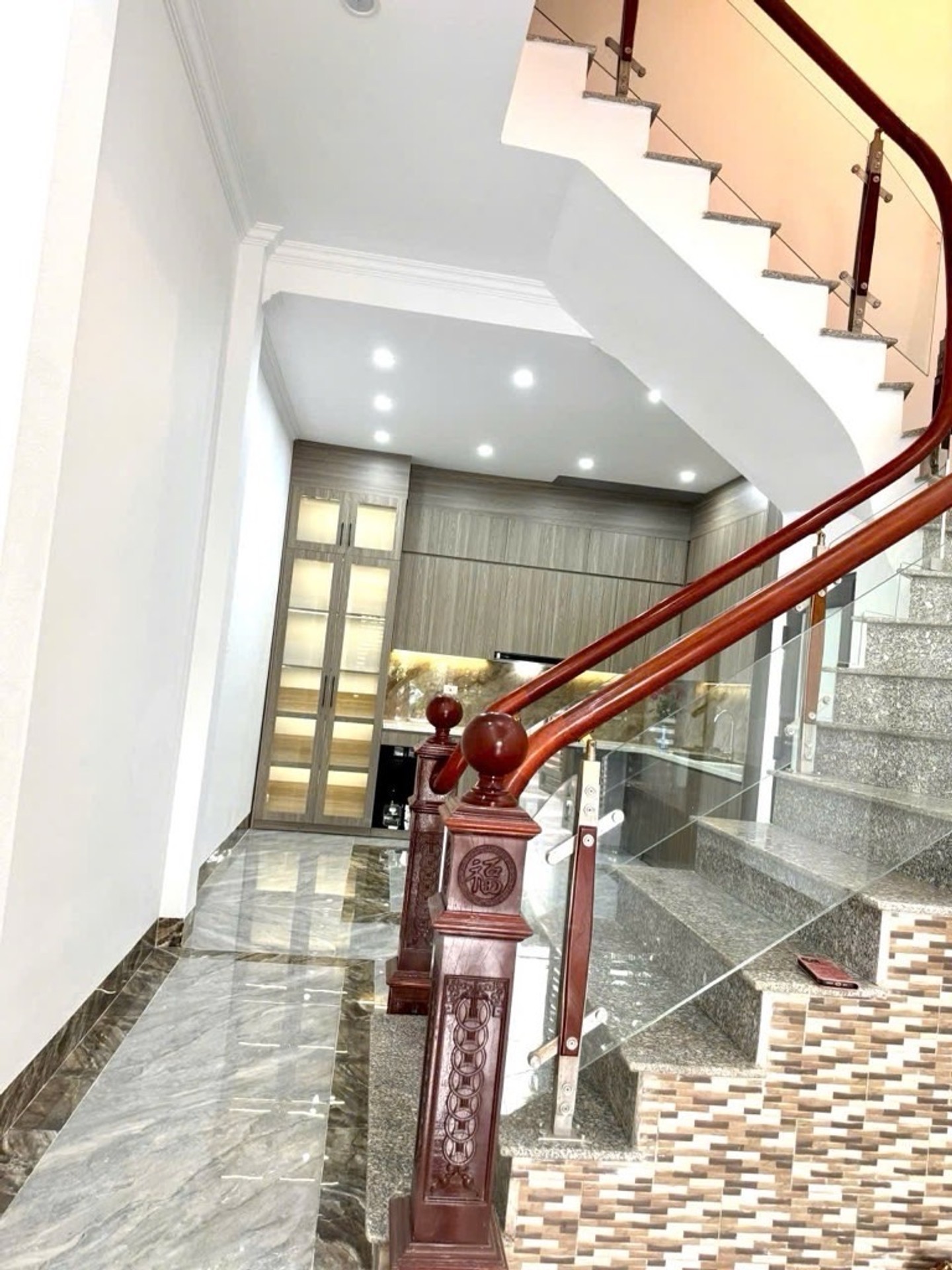 Bán gấp Ngọc Thụy Phân Lô 12 tỷ 60m ô tô đỗ,Long Biên 3