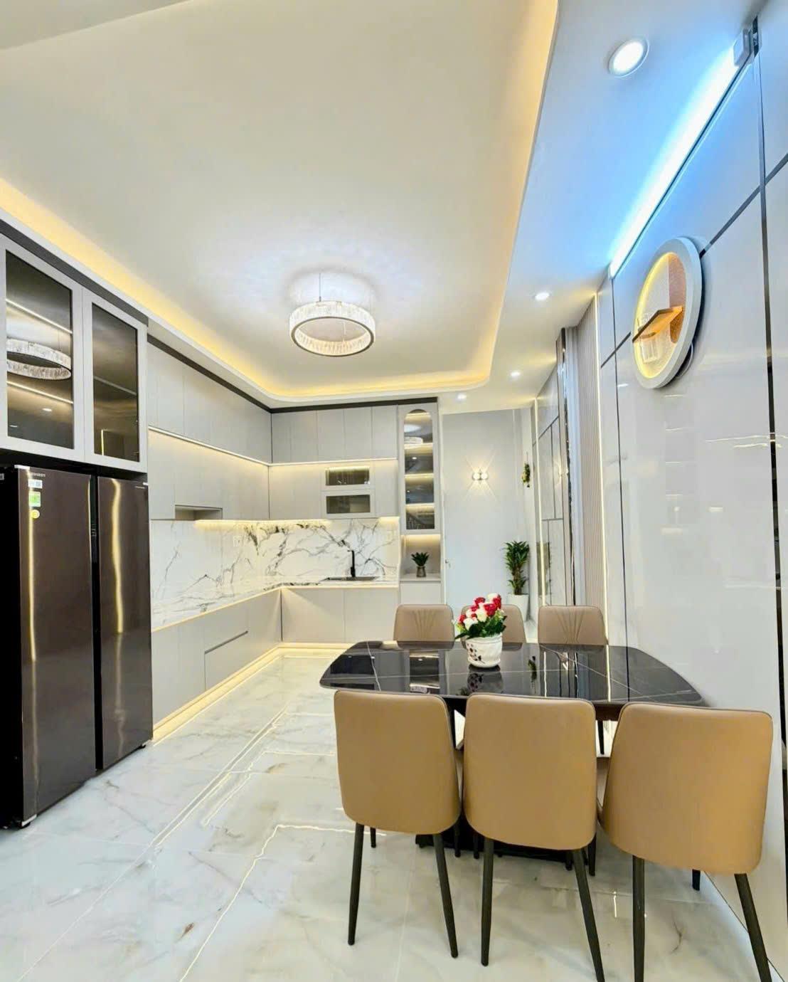Nhà đẹp hẻm 1942 Huỳnh Tấn Phát, 4x14m, 5.8 tỷ, tặng nội thất tiền tỷ 4