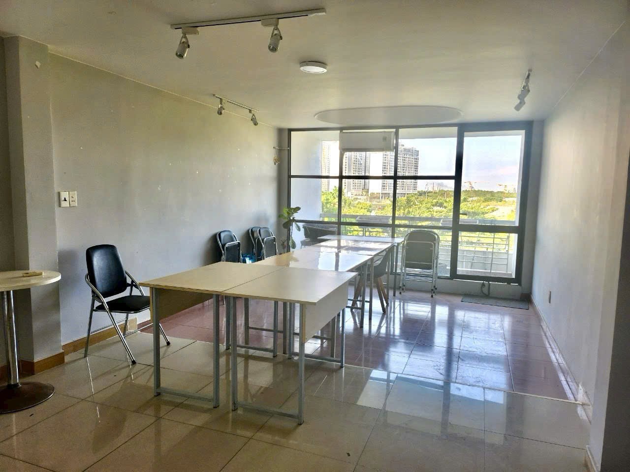 Cho thuê Văn phòng Phường Thủ Thiêm, Quận 2, Diện tích 85m², Giá 45 Triệu/tháng