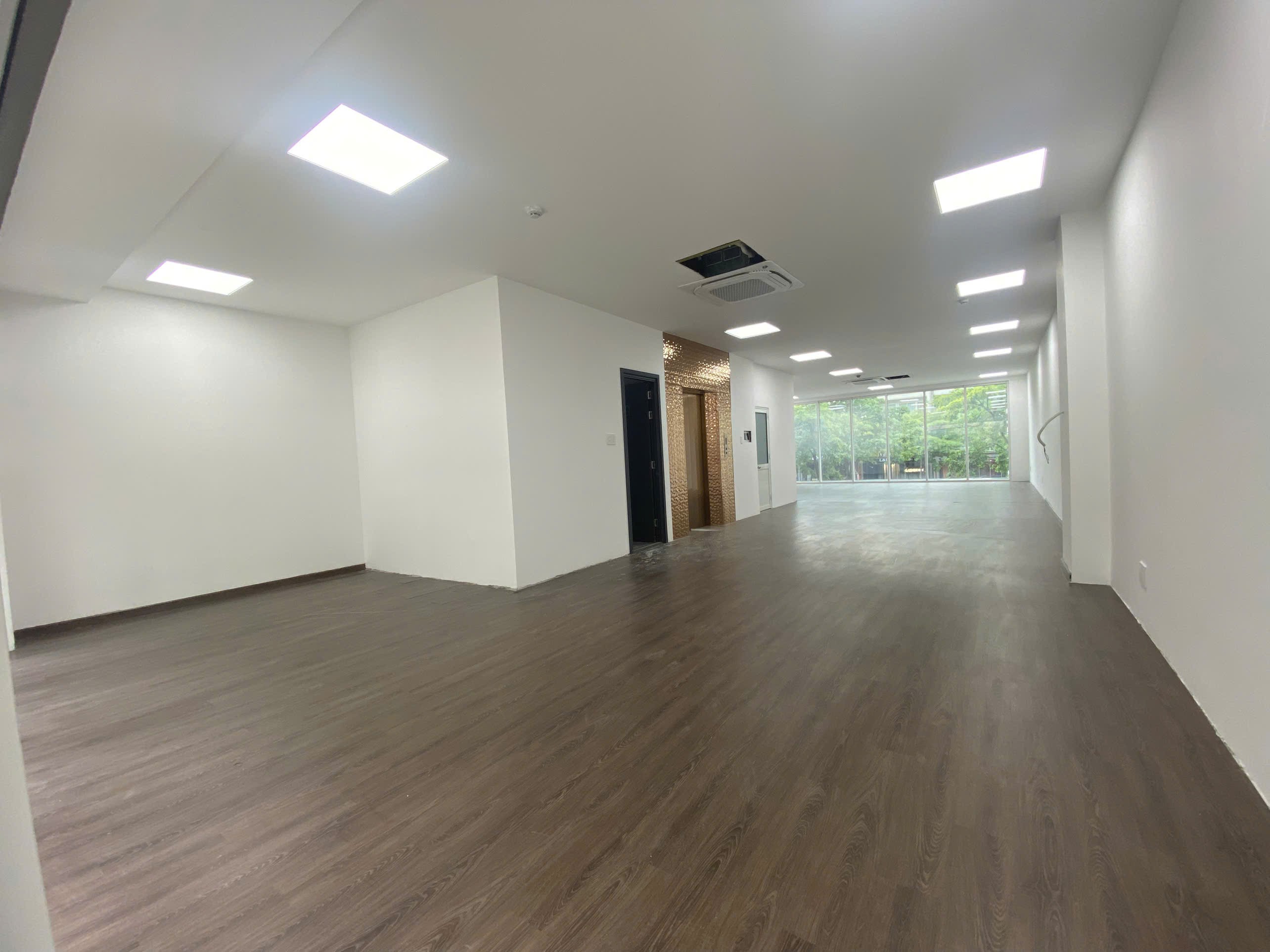 Cho thuê Nhà mặt tiền Phường Cát Lái, Quận 2, Diện tích 200m², Giá Thương lượng 4