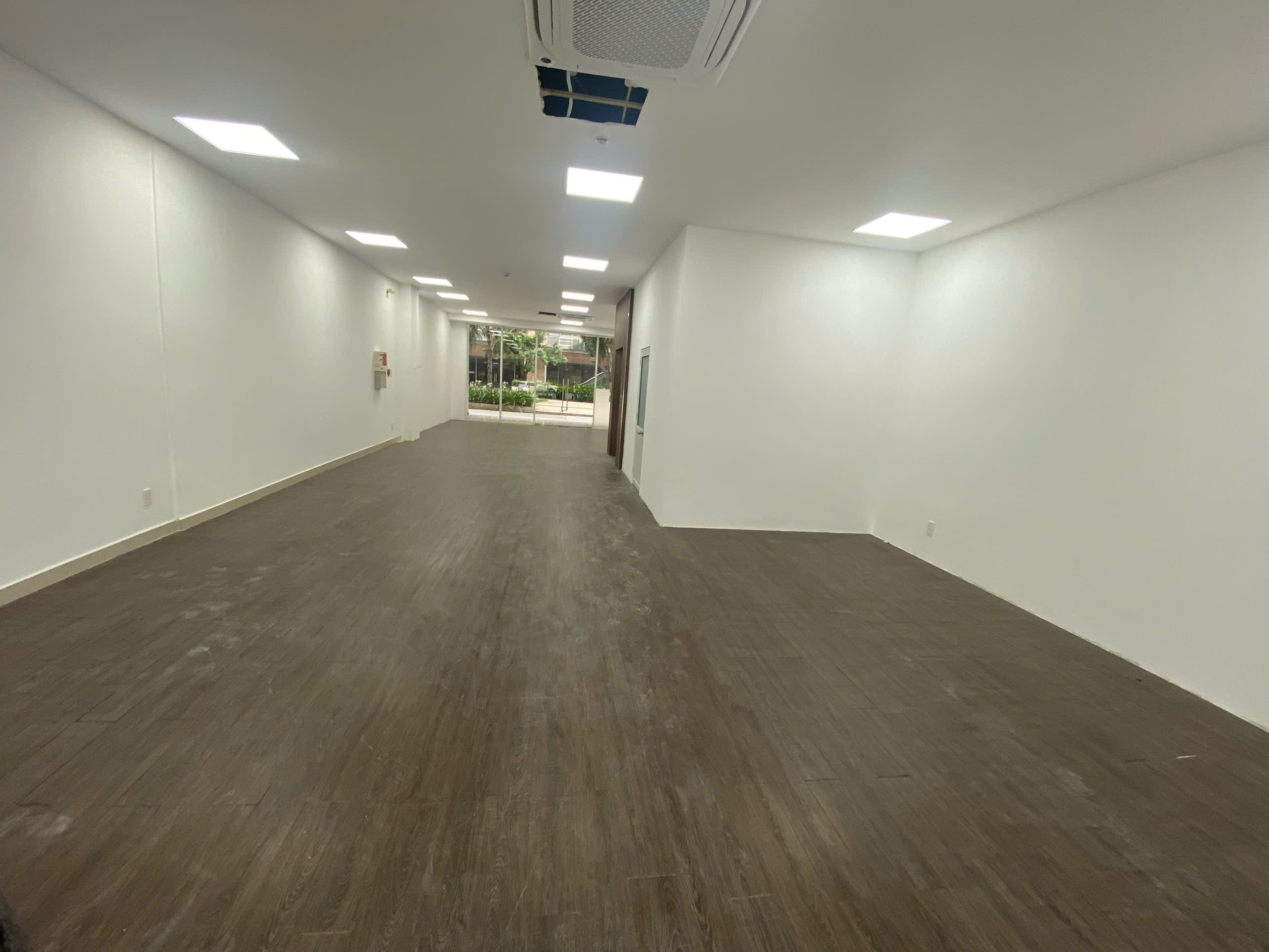 Cho thuê Nhà mặt tiền Phường Cát Lái, Quận 2, Diện tích 200m², Giá Thương lượng 11