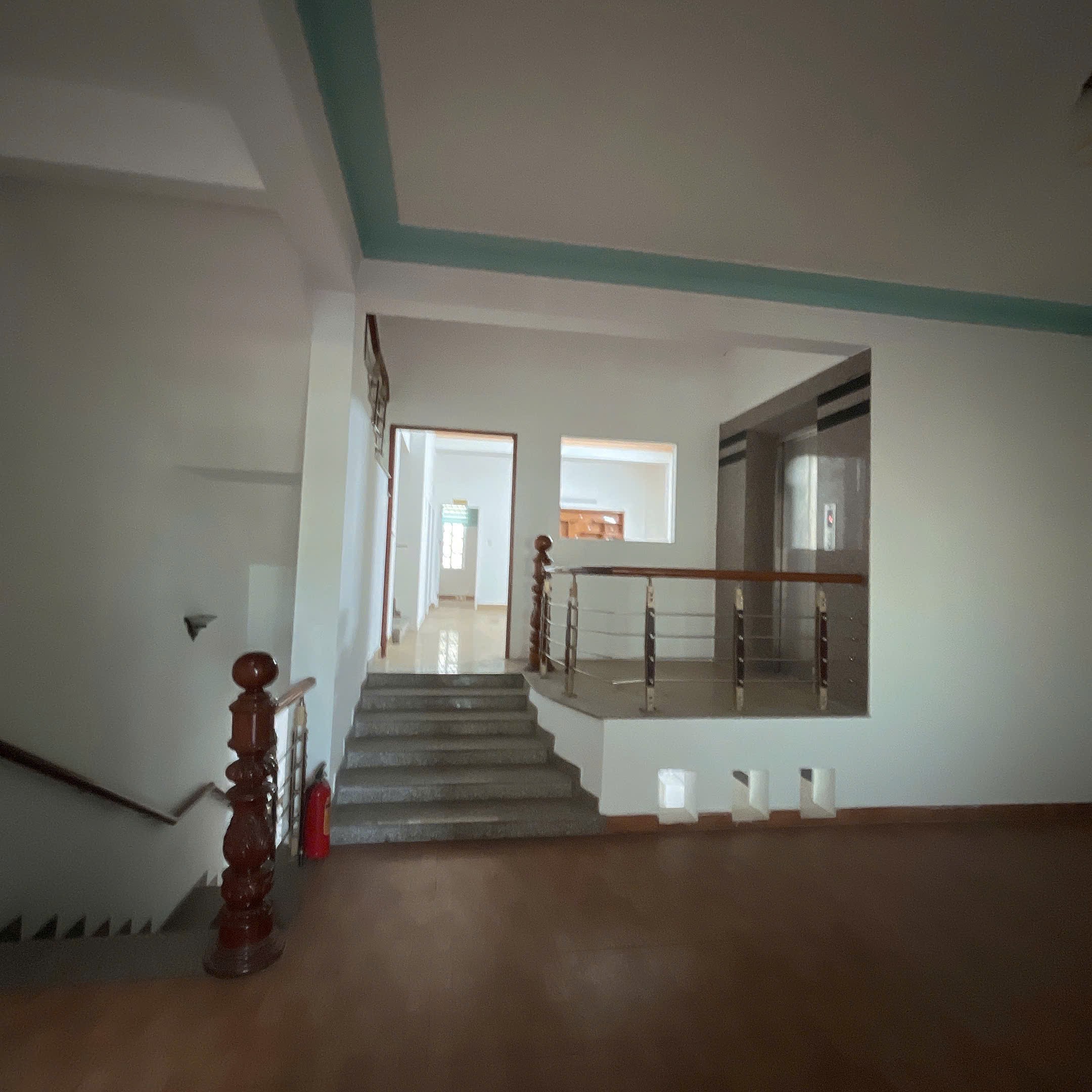 Cho Thuê Nhà Mặt Tiền Đường 2/9 Hải Châu 750m² – Giá Chỉ 50 Triệu, có thang máy 4