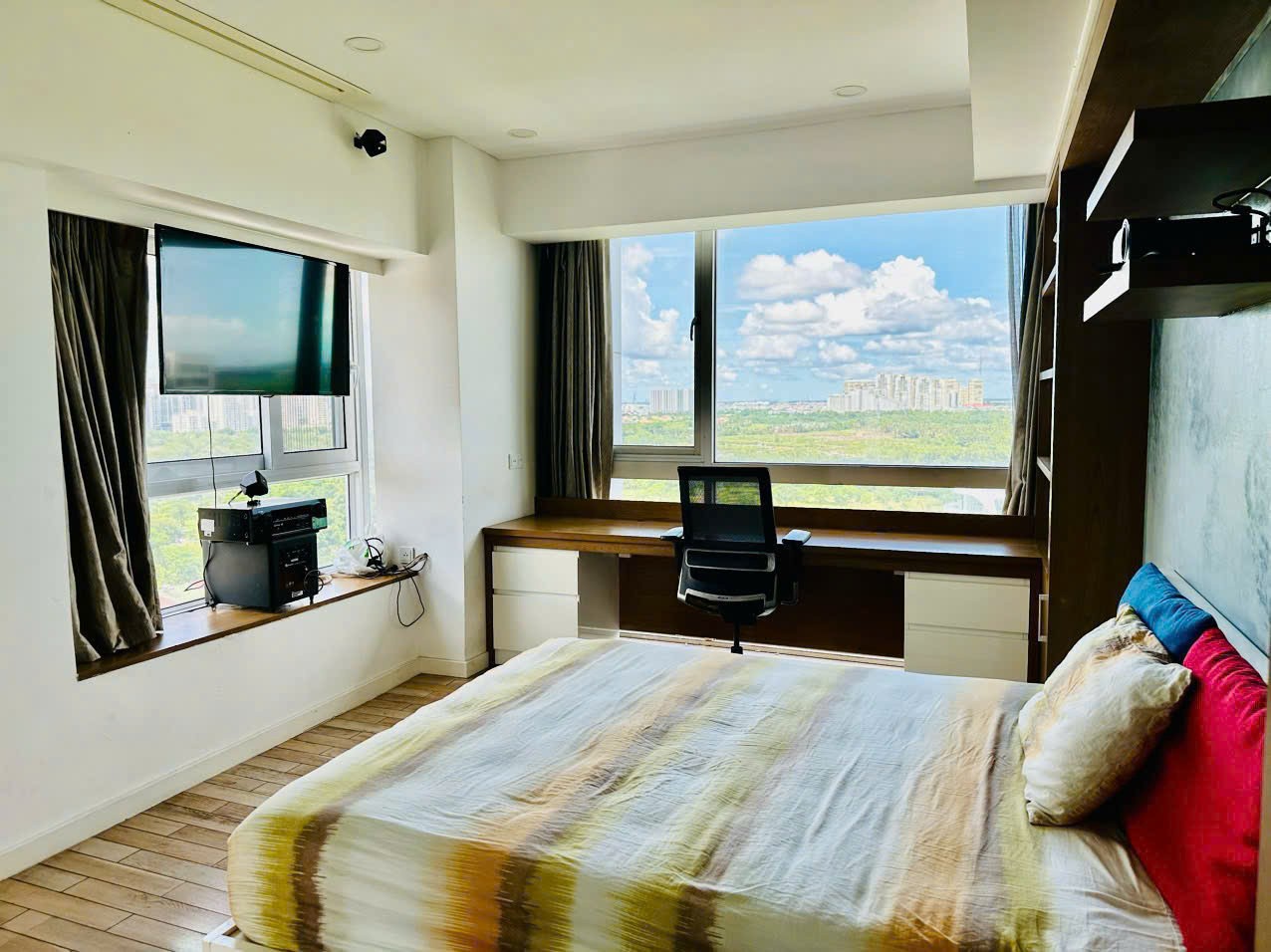 Cho thuê Căn hộ chung cư Phường Phú Mỹ, Quận 7, Diện tích 330m², Giá Thương lượng 4