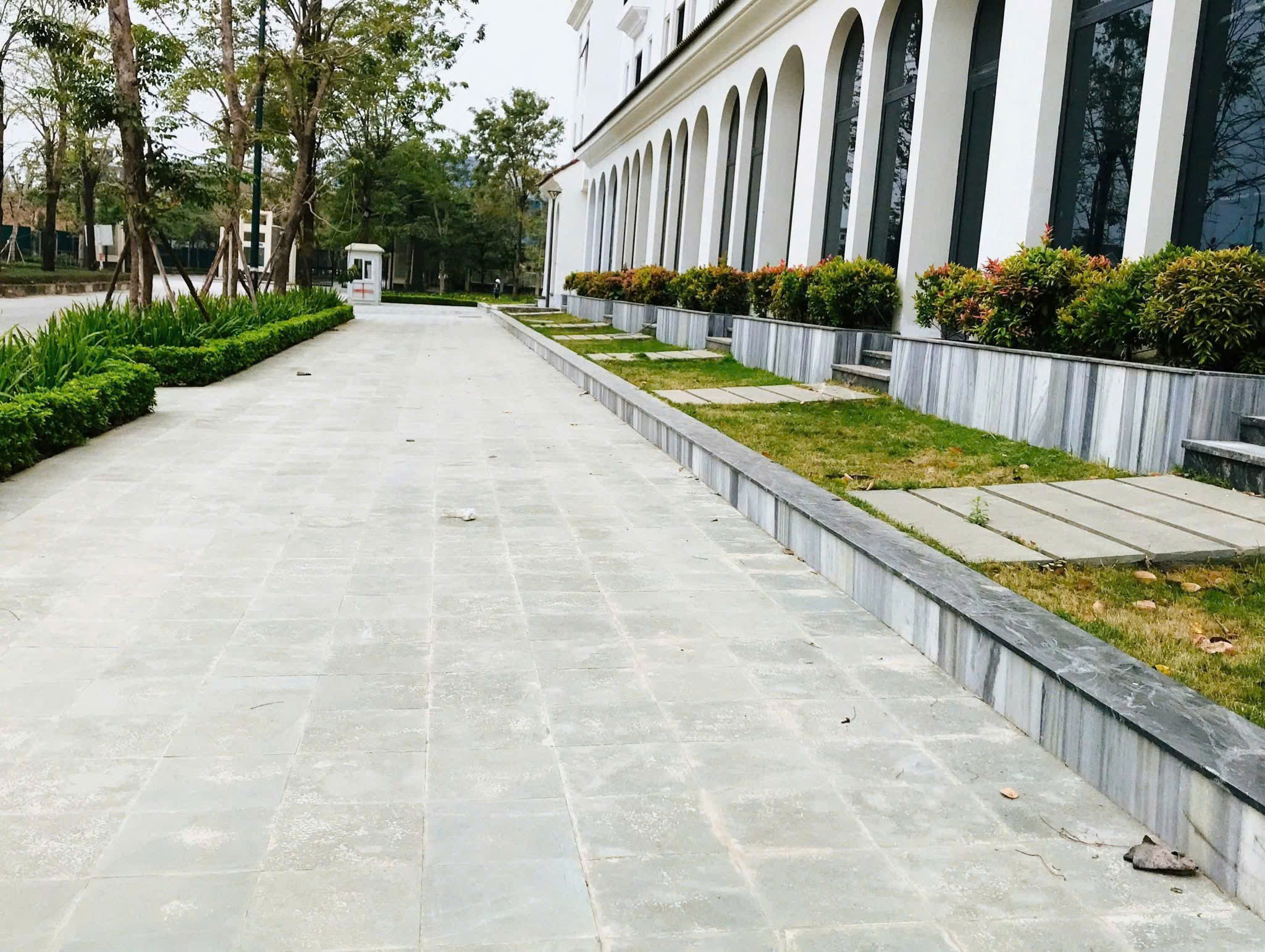 Bán Shophouse góc Sunshine Golden River 135m²  5T + Hầm  MT 5,5m  Giá 80 tỷ 4