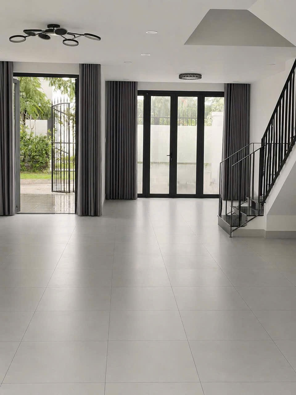 Cần bán Biệt thự Phường Phú Hữu, Quận 9, Diện tích 160m², Giá 16.5 Tỷ 6