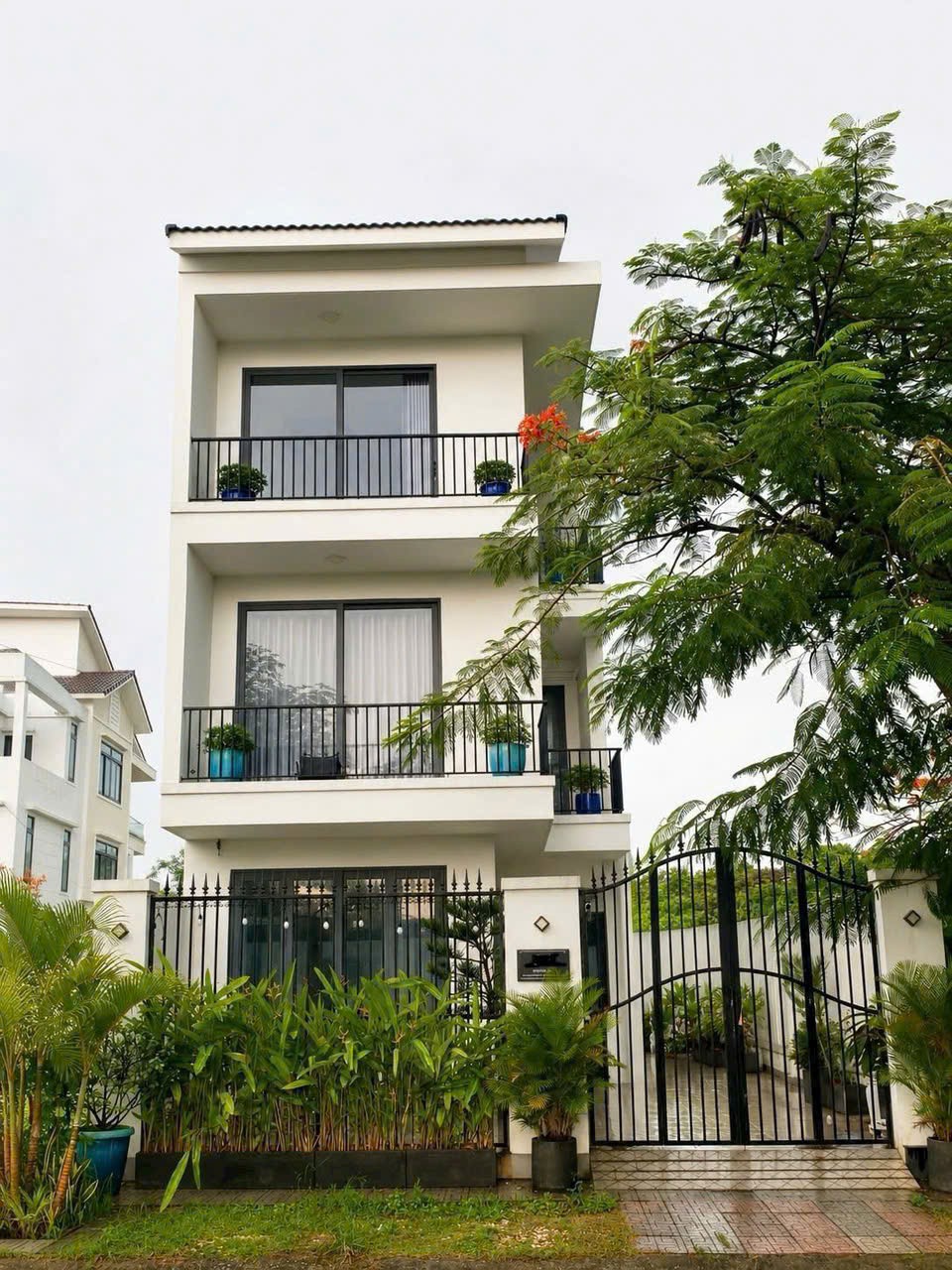 Cần bán Biệt thự Phường Phú Hữu, Quận 9, Diện tích 160m², Giá 16.5 Tỷ 2