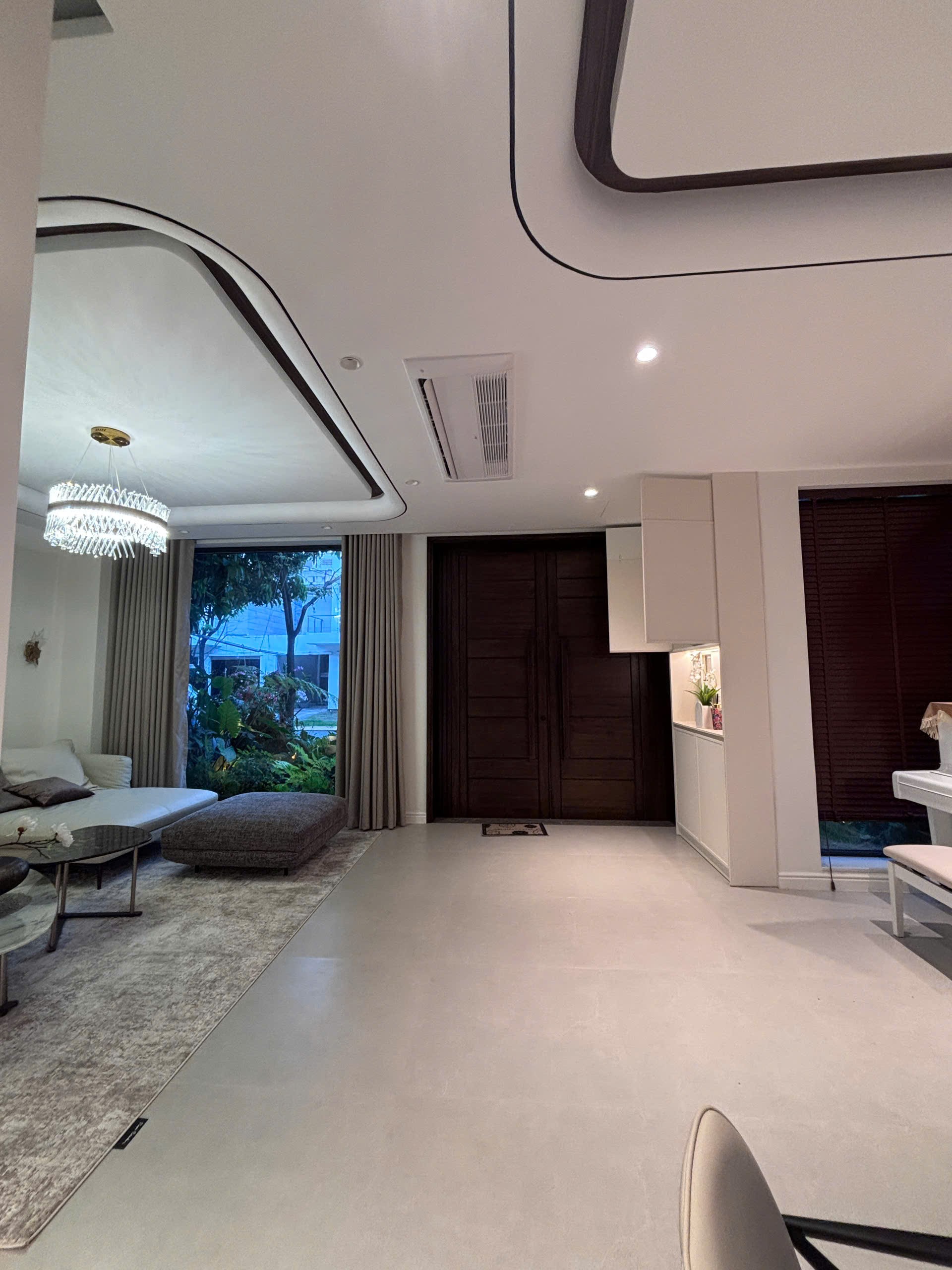 Cho thuê Biệt thự Phường Phú Hữu, Quận 9, Diện tích 200m², Giá Thương lượng 3