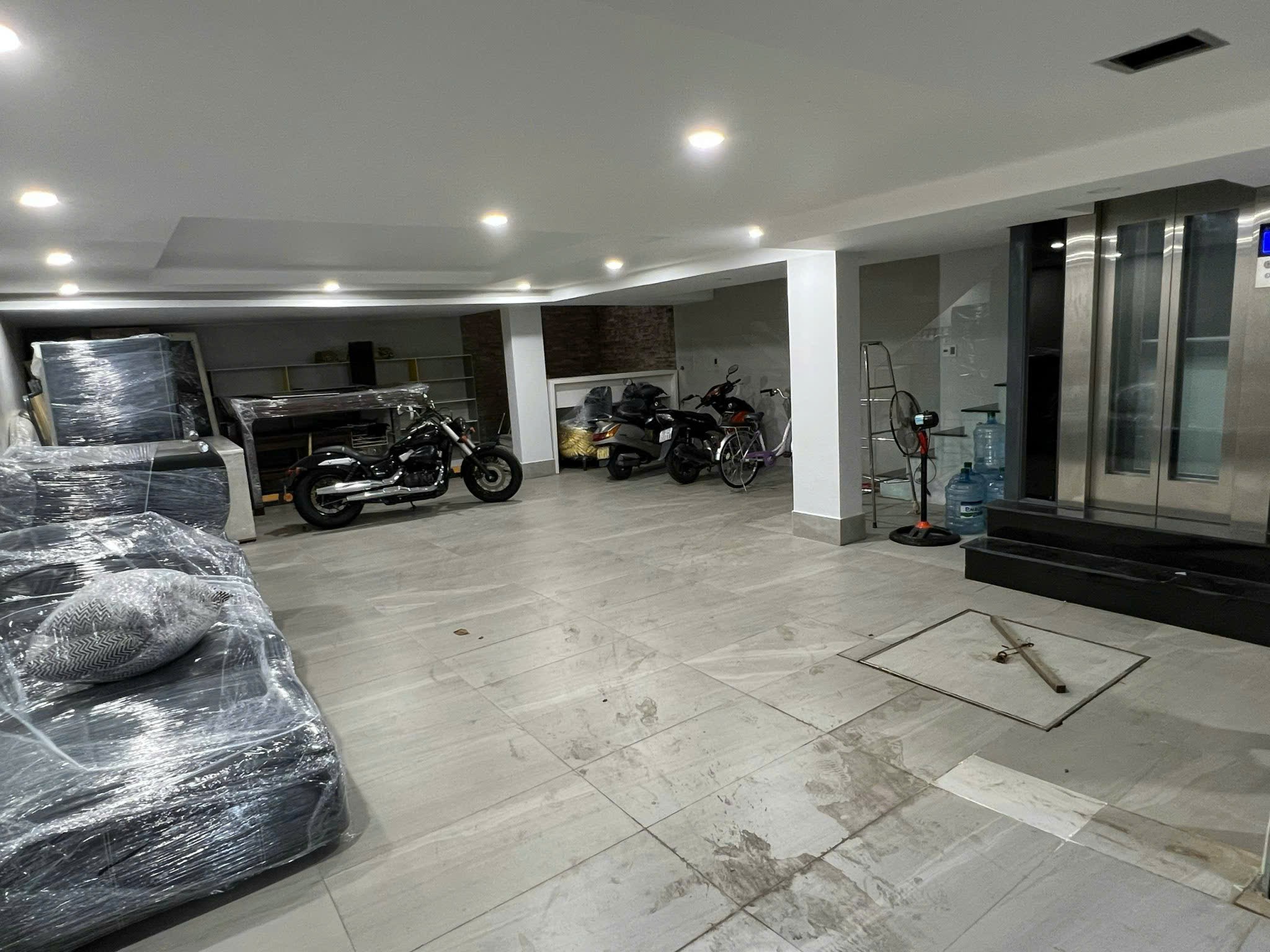 Cho thuê Nhà mặt tiền Quận 7, Hồ Chí Minh, Diện tích 144m², Giá Thương lượng 13