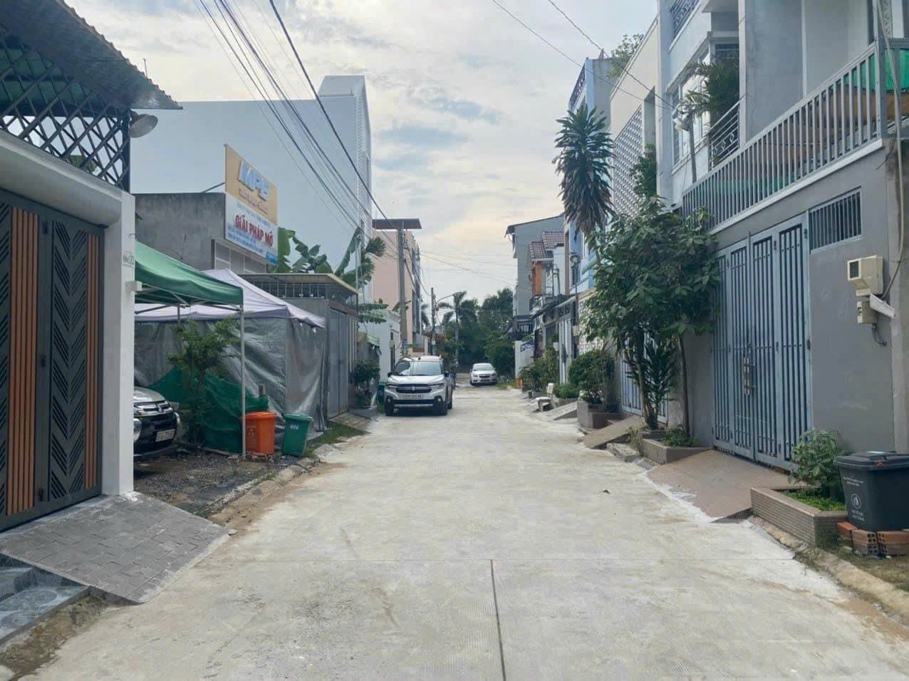 Cần bán Đất Phường Phú Hữu, Quận 9, Diện tích 65m², Giá 5 Tỷ 3