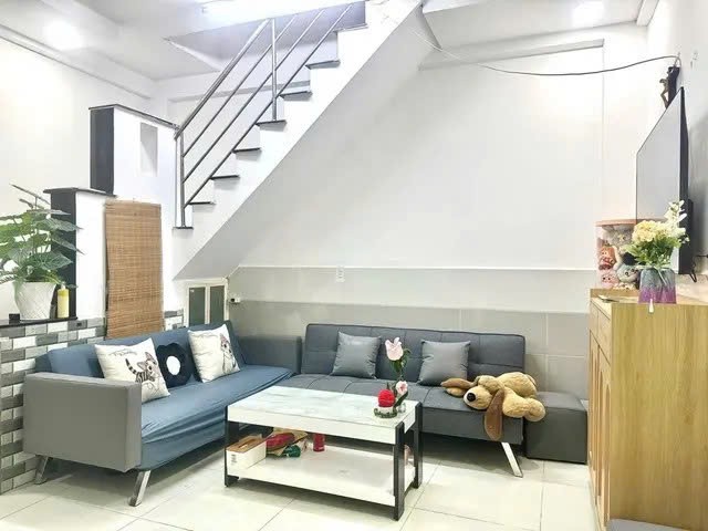 Chỉ Hơn 2 TỈ Có Ngay Nhà Ngon P9 Q8 - Gần Cầu Nguyễn Tri Phương - 3 Tầng - 4,5 x 7