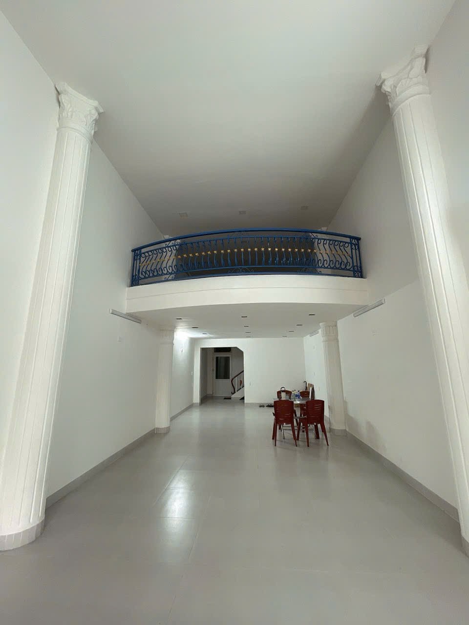 Cho thuê nhà mặt tiền Hải Châu đường Trần Quốc Toản kết cấu thông suốt 140 m2  giá tốt