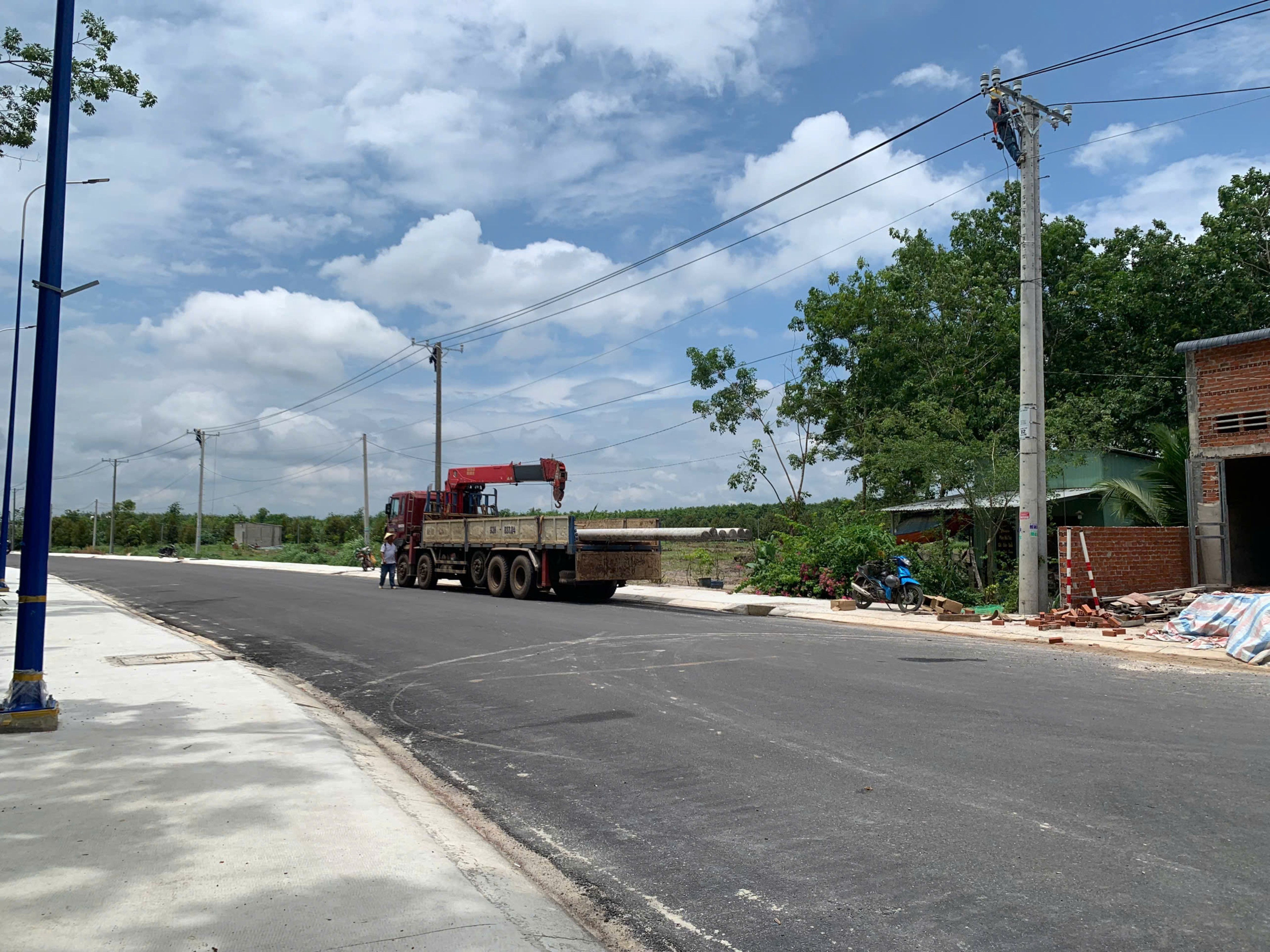 Cần bán nhanh khu đất vườn TT Chơn thành-TP Đồng Nai, dt 750m2 có sẵn 150 m2 thổ cư giá thương lượn 3