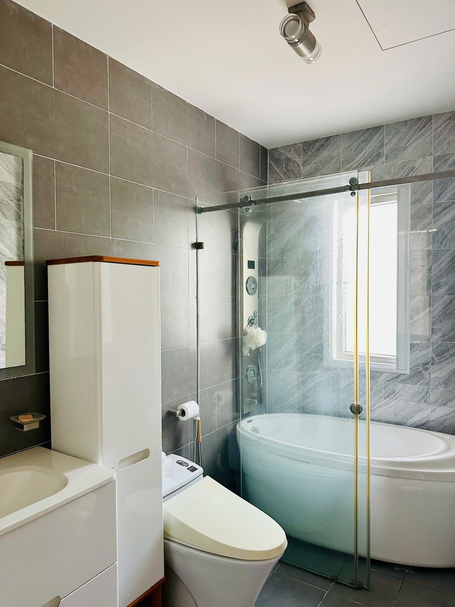 Cho thuê Nhà mặt tiền Quận 9, Hồ Chí Minh, Diện tích 144m², Giá Thương lượng 4