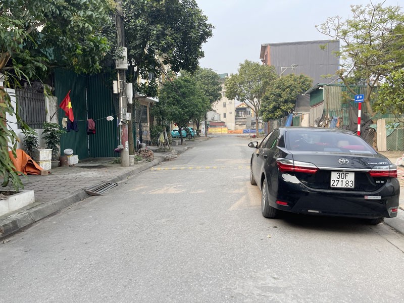Chuyển đổi lên Shophouse bán đất Đường Hoa Động 50m2 - MT 5,2m, Đường 13m, Sát Chợ, CViên