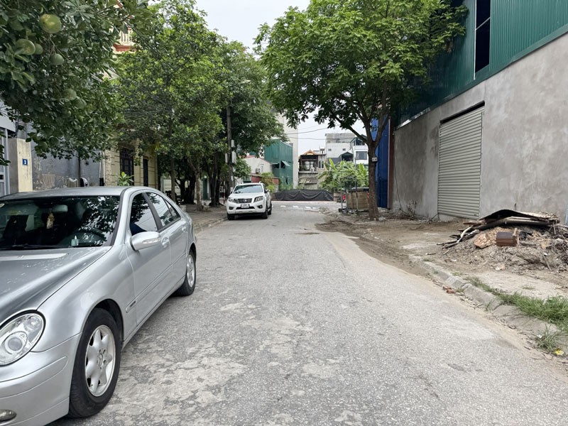 Chuyển đổi lên Shophouse bán đất Đường Hoa Động 50m2 - MT 5,2m, Đường 13m, Sát Chợ, CViên 5