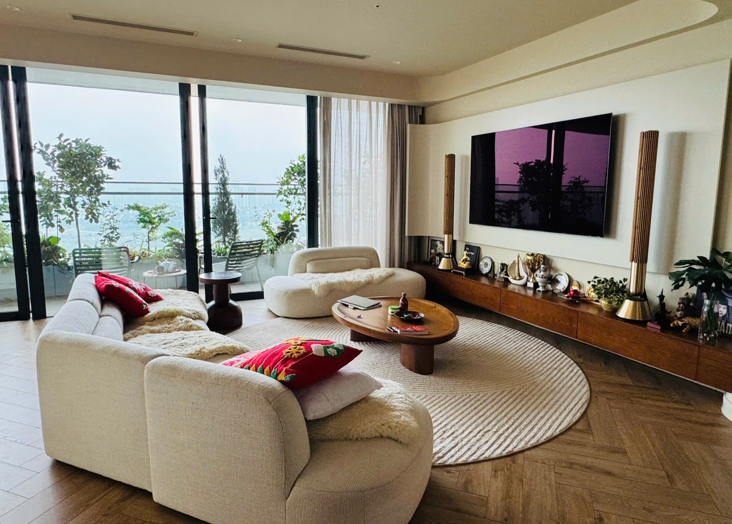 Bán gấp căn 3PN Full nội thất đẹp nhất Sunshine Golden River – View công viên 65ha không bị che