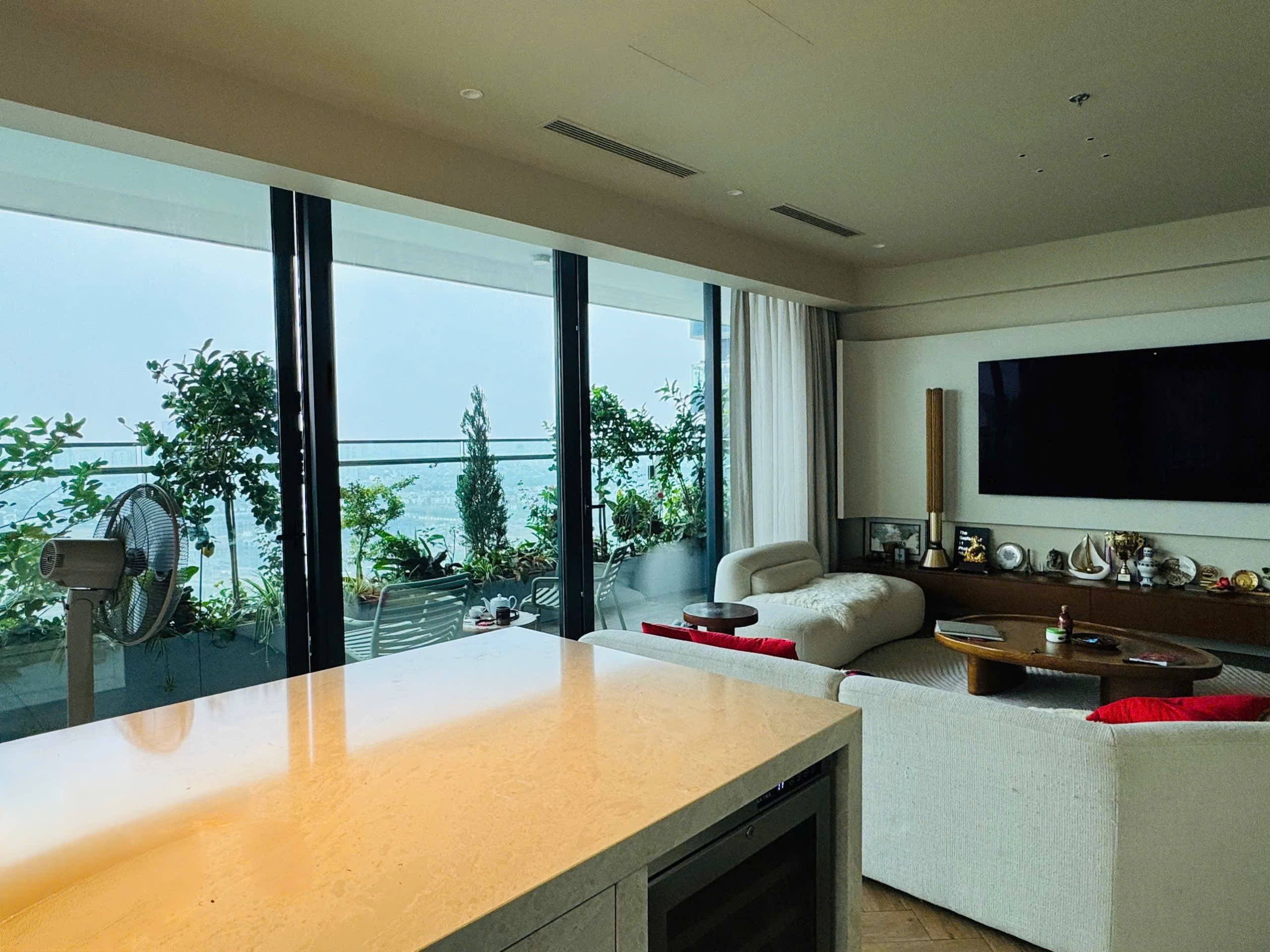 Bán căn hộ 3PN Sunshine Golden River, tầng cao, view công viên 65ha, full NT đẹp - 28 tỷ 2