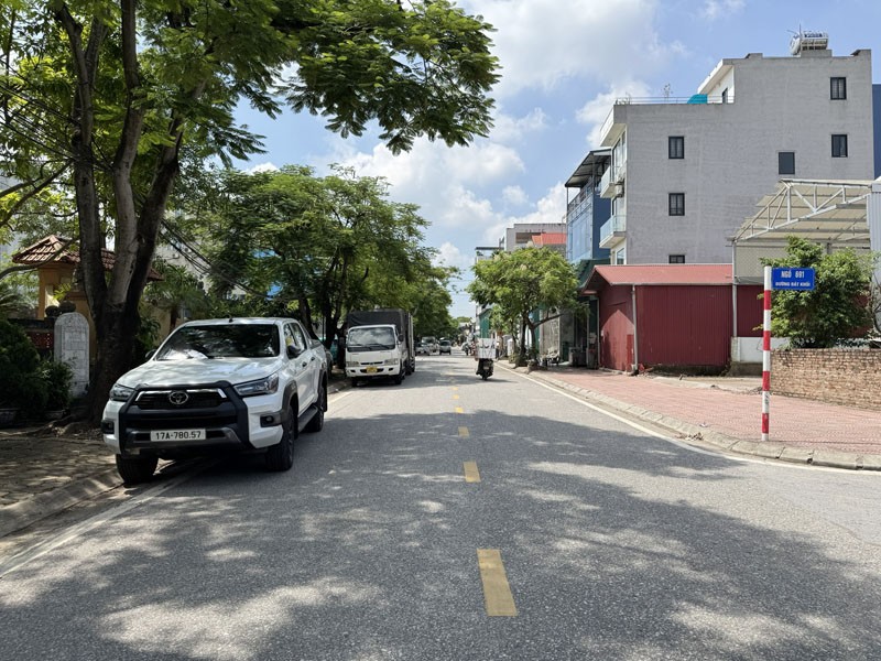 Siêu Phẩm Mặt Phố Hoa Động 97,4m2 - Đường Rộng 20m Nối Thẳng Cổ Linh & Ecopark, Giá Rẻ Nhất Khu Vực 3
