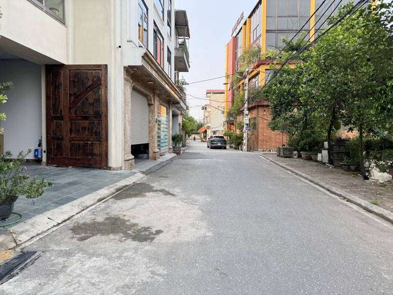 Bán Đất Đấu Giá X2 Làng Vàng Cổ Bi 112,3m2 - Khe Thoáng Sau 1m, Gần Trường Học & Chợ