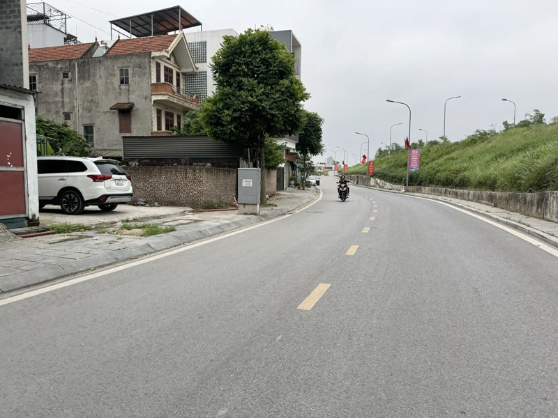 Bán Đất Đê Vàng Phúc Lợi 80,5m2 View Sông Đường Ô Tô Tránh Làm Văn Phòng, View Sông Đuống 2