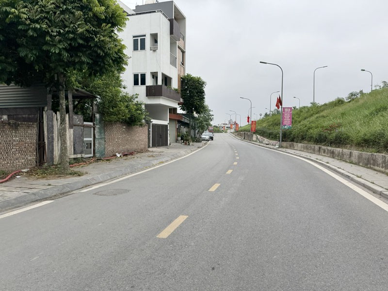 Bán Đất Đê Vàng Phúc Lợi 80,5m2 View Sông Đường Ô Tô Tránh Làm Văn Phòng, View Sông Đuống 5