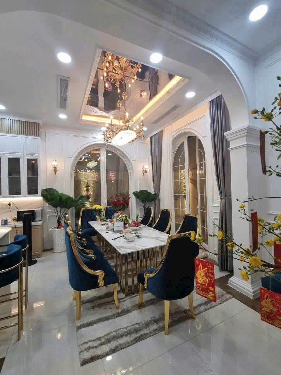 Cần bán Biệt thự Phường 13, Bình Thạnh, Diện tích 200m², Giá 37 Tỷ 2