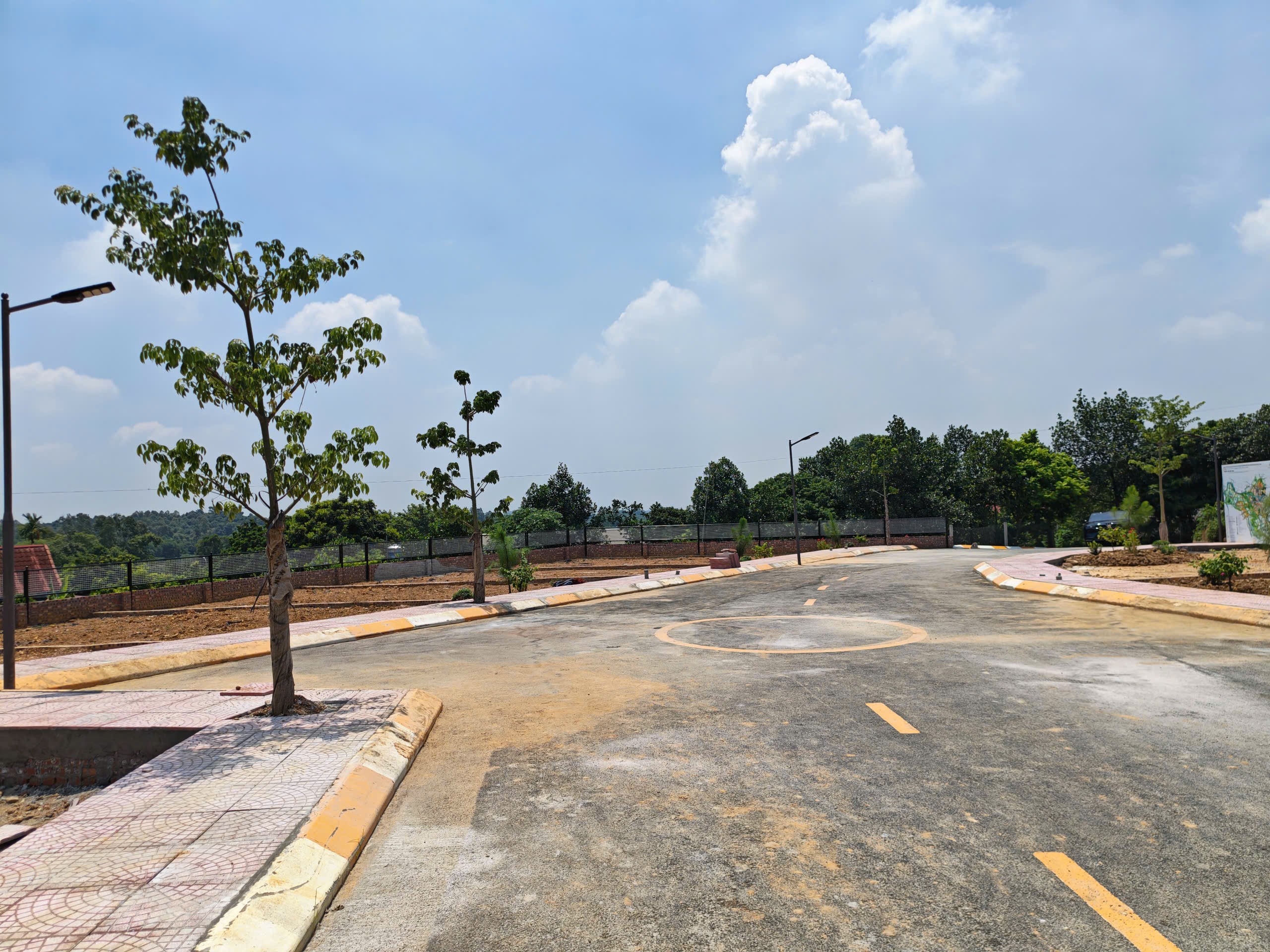 Lô góc 2 mặt tiền Hòa Lạc 102m2 gần QL21, khu CNC giá nhỉnh hơn 3 tỷ rưỡi