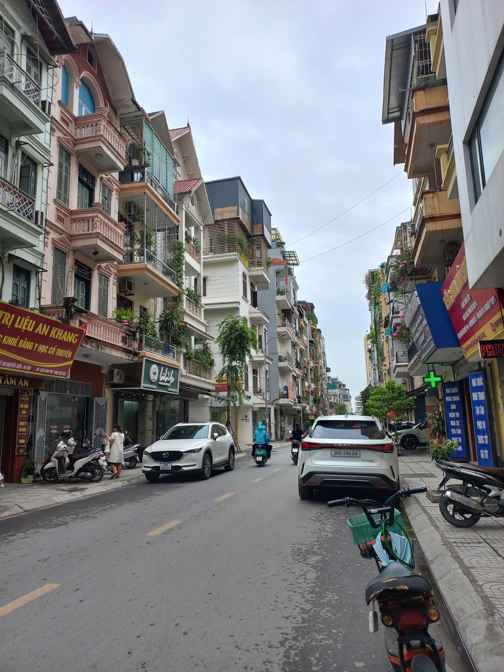 BÁN NHÀ NGUYỄN XIỂN, PHÂN LÔ VỈA HÈ, OTO TRÁNH, 60M2 MT4.5, KINH DOANH, VĂN PHÒNG, 30.X TỶ 2