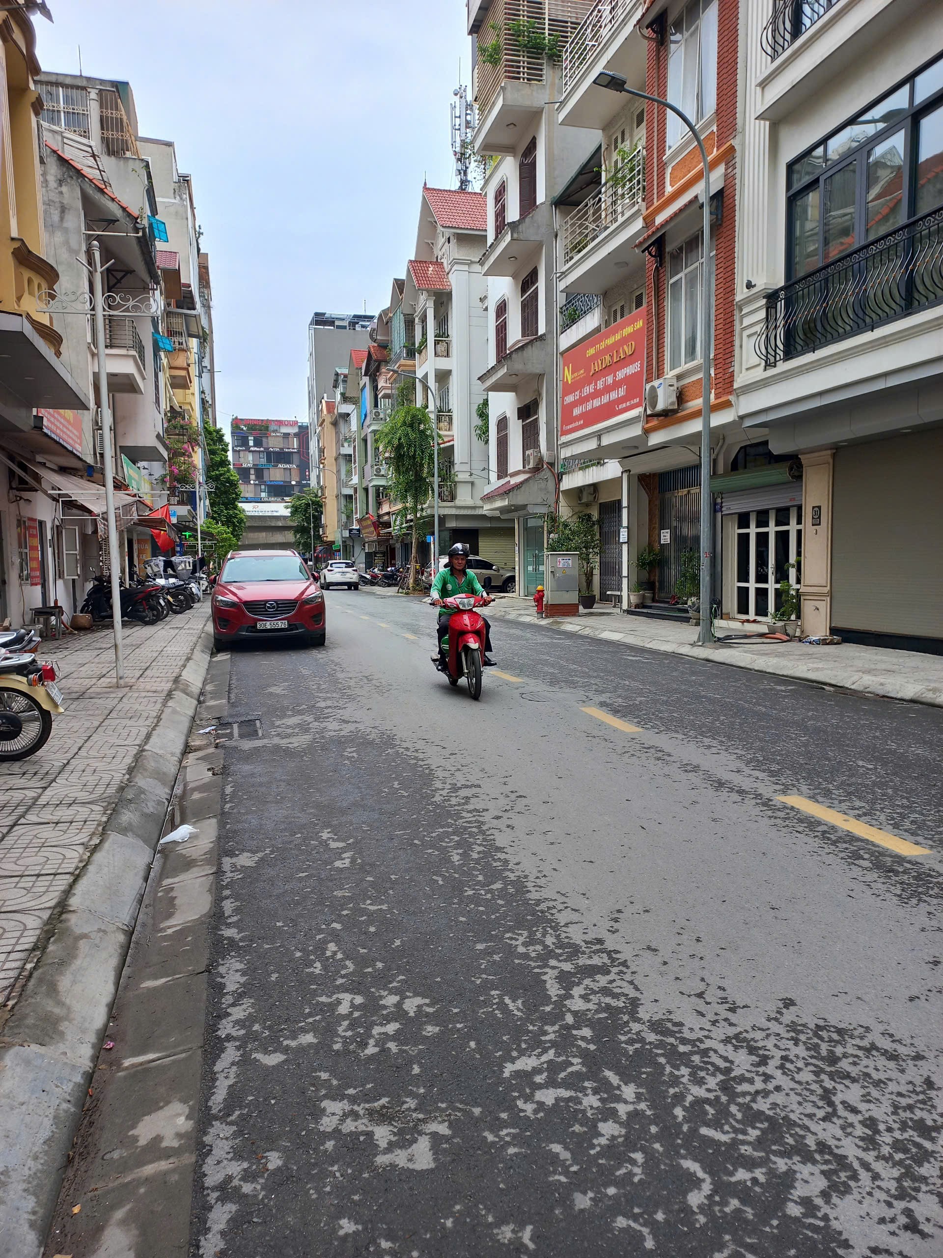 BÁN NHÀ MẶT PHỐ TƯỞNG DÂN BẢO, GẦN NGÃ TƯ NGUYỄN TRÃI, 58M2 5T VỈA HÈ, KINH DOANH, 30.X TỶ 2