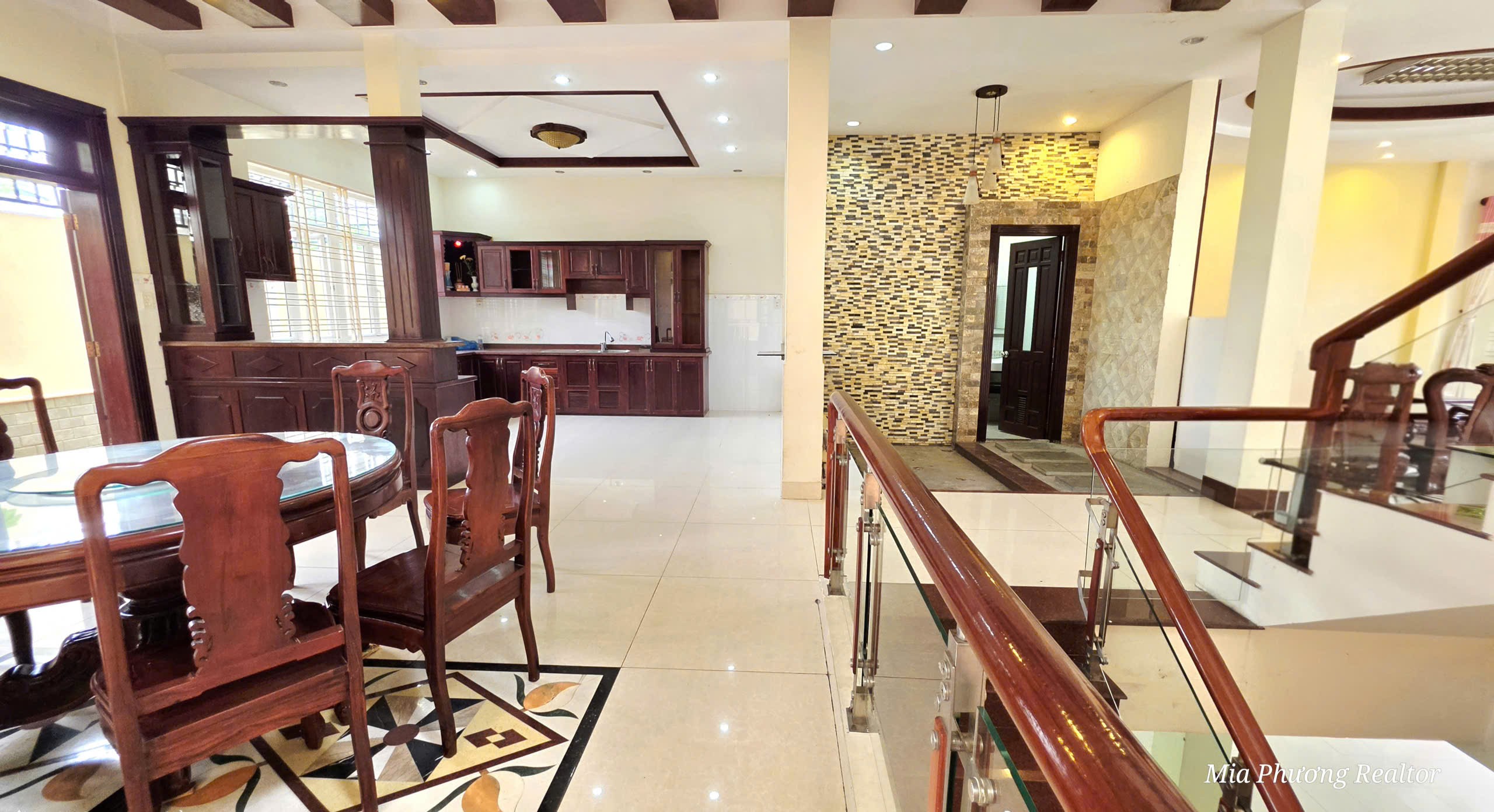 Cho thuê Biệt thự Phường Thủ Thiêm, Quận 2, Diện tích 240m², Giá 68 Triệu/tháng
