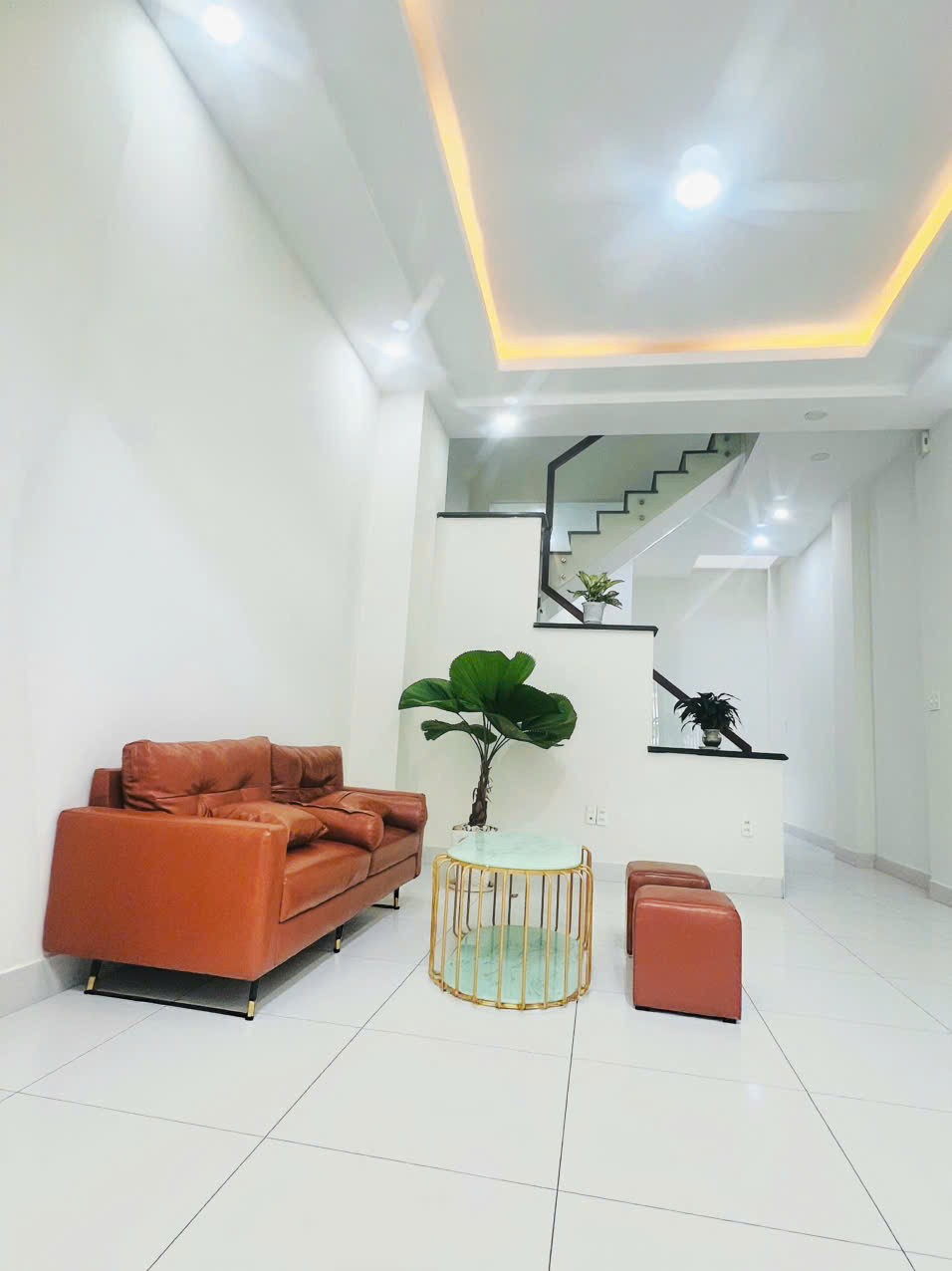 Nhà phố mới, đẹp gần Cầu Vượt Gò Dưa - 52m2 - 3 Tầng – Nhỉnh 4 tỷ - Đường ôtô tránh - Ô tô đỗ cửa 2