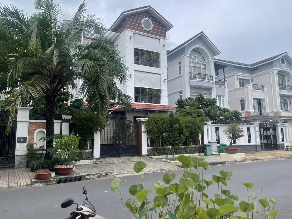 Cần bán Biệt thự Phường Phước Long B, Quận 9, Diện tích 310m², Giá 45 Tỷ 7