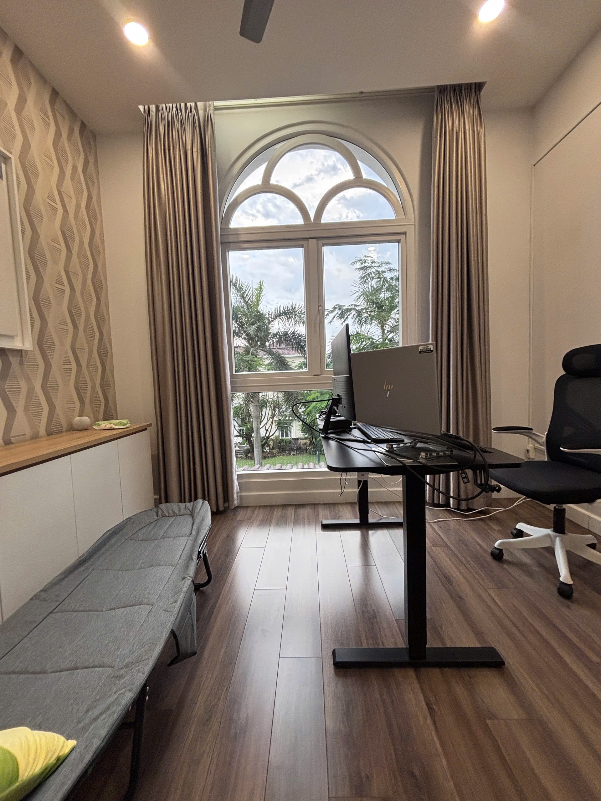 Cho thuê Nhà mặt tiền Quận 9, Hồ Chí Minh, Diện tích 250m², Giá 100 Triệu/tháng 12