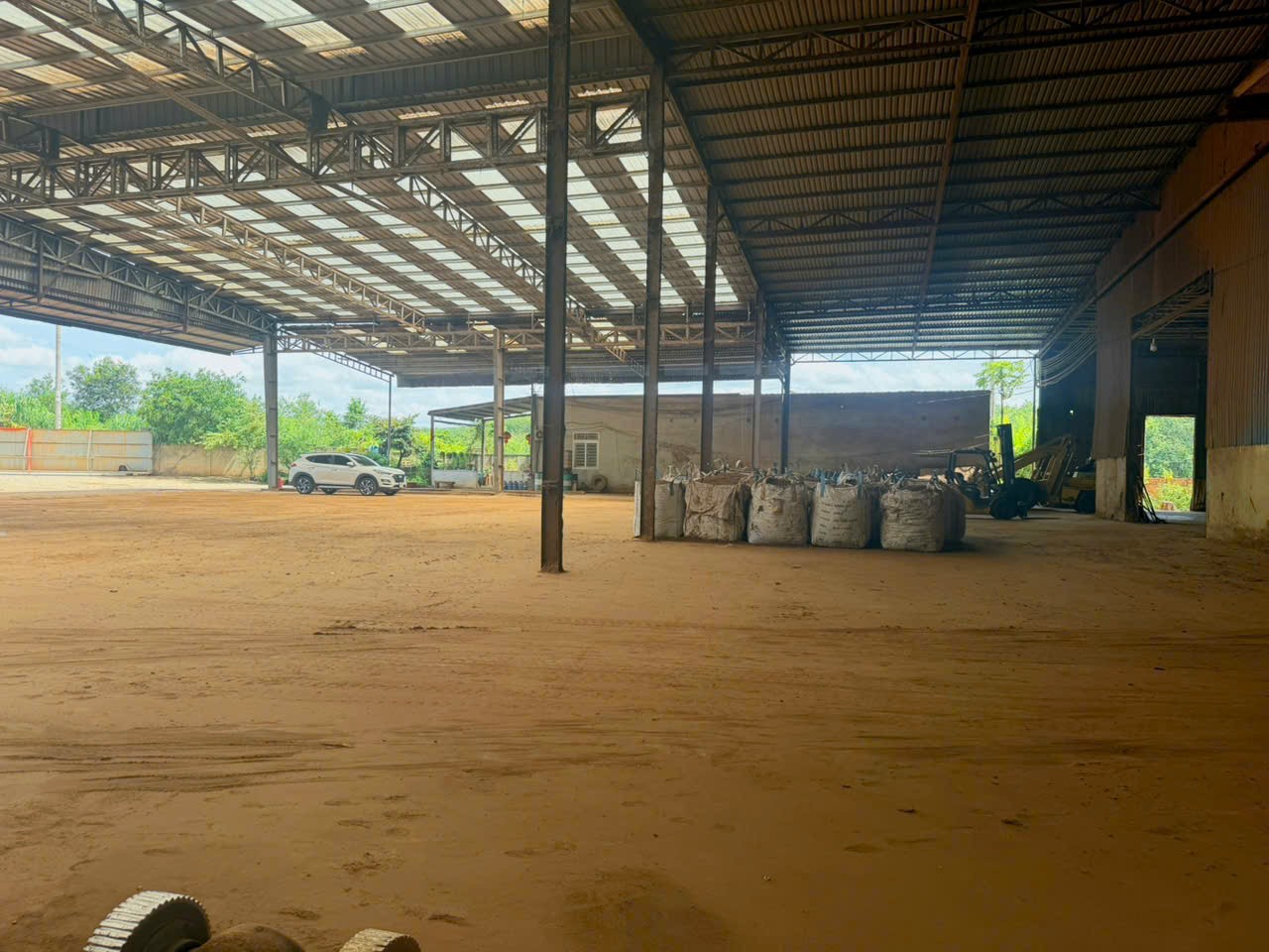 Cho thuê Kho - Nhà xưởng Phú Giáo, Bình Dương, Diện tích 1400m², Giá Thương lượng 17