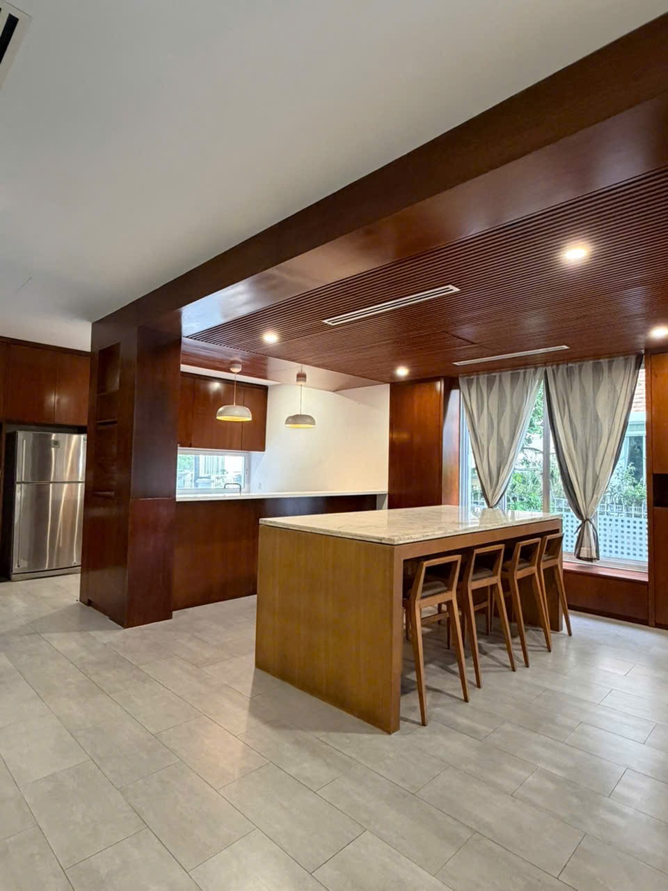 Cho thuê Biệt thự Phường Phú Mỹ, Quận 7, Diện tích 220m², Giá 75 Triệu/tháng 2