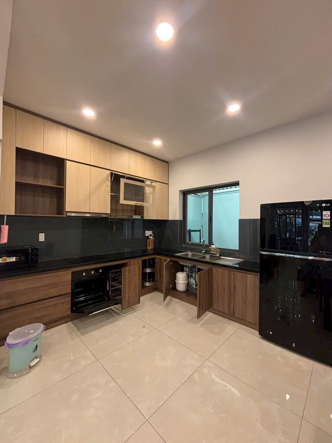 Cần bán Nhà mặt tiền Quận 9, Hồ Chí Minh, Diện tích 75m², Giá 12.1 Tỷ