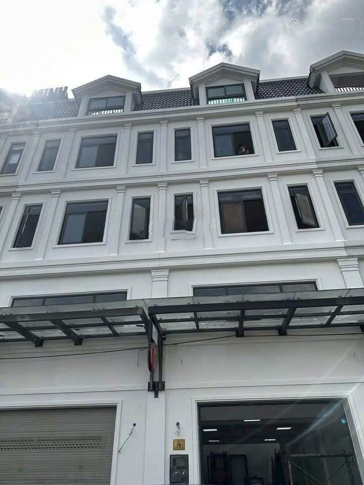 Cần bán Văn phòng Phường An Phú, Quận 2, Diện tích 200m², Giá 75 Tỷ 7