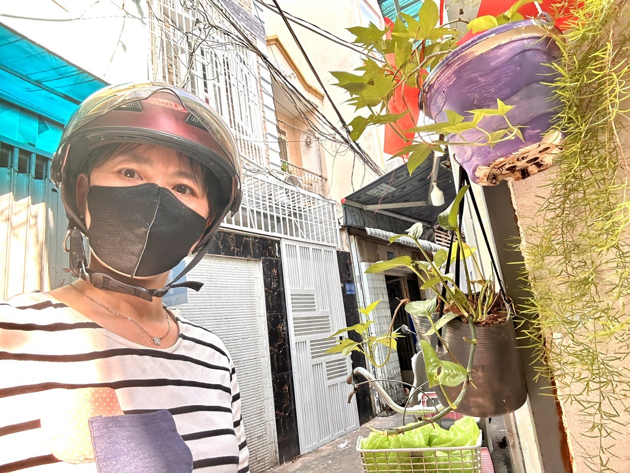 BÁN NHÀ ĐẸP Đ.TÔN THẤT THUYẾT- XE HƠI ĐẬU CÁCH NHÀ CHỈ VÀI BƯỚC CHÂN- GIAO THƯƠNG GIỮA TÔN ĐẢN VÀ