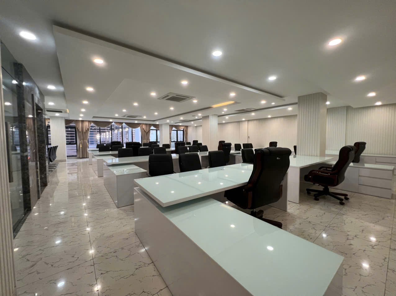 Cho thuê Văn phòng Thủ Đức, Hồ Chí Minh, Diện tích 245m², Giá 300 Triệu/tháng 3