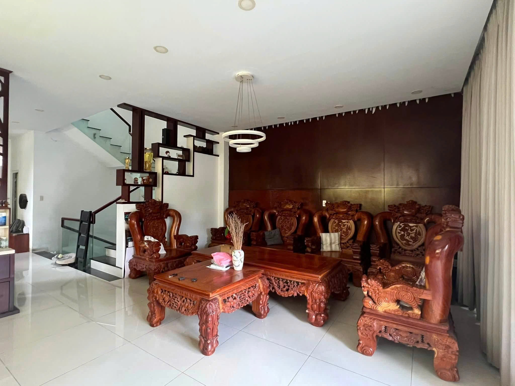Cần bán Biệt thự Quận 9, Hồ Chí Minh, Diện tích 196m², Giá 18 Tỷ 2