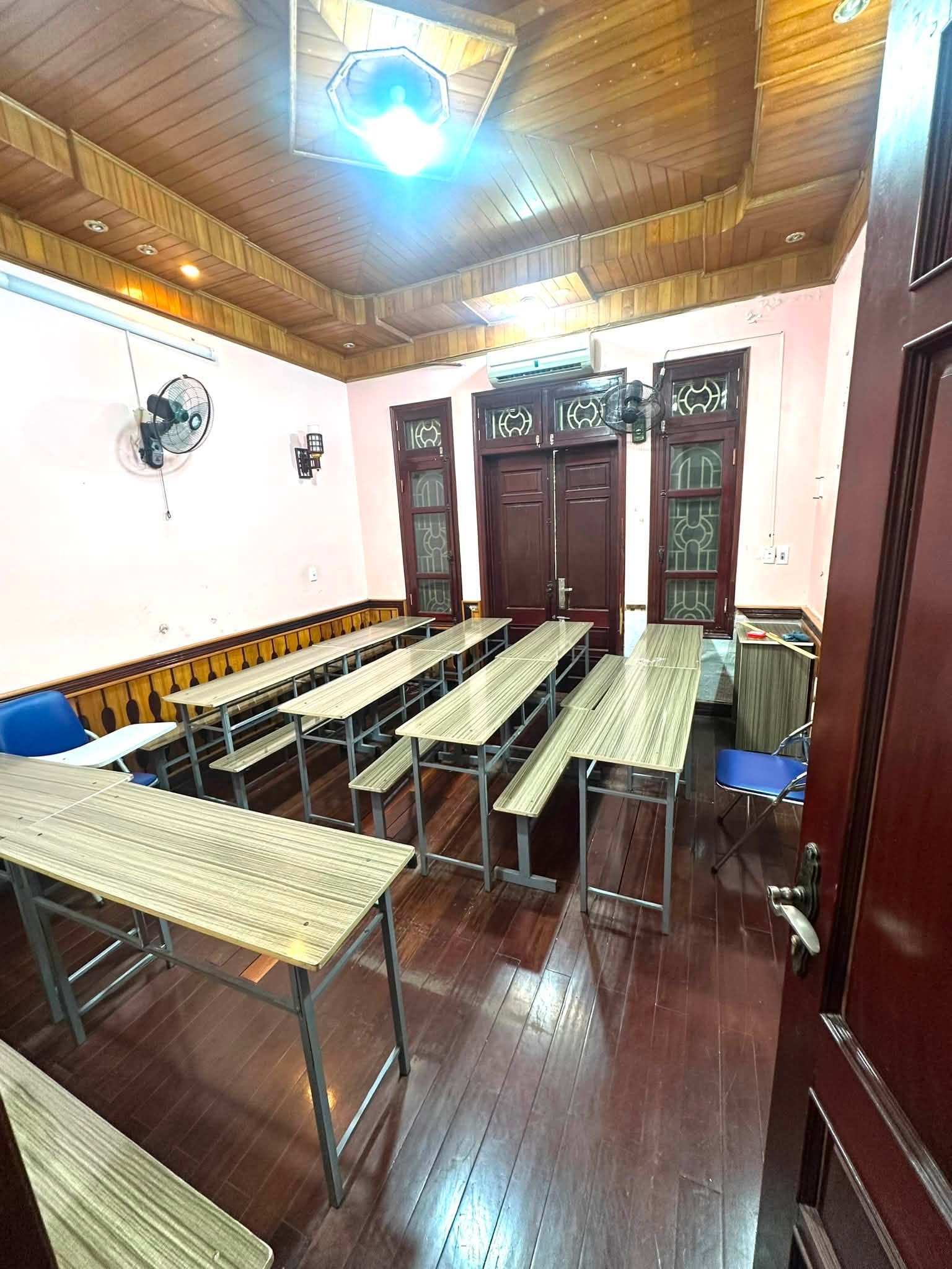 BÁN NHÀ ĐỖ QUANG, PHÂN LÔ VỈA HÈ 52M2 MT4M, OTO TRÁNH, KINH DOANH, VP, 26.X TỶ 3