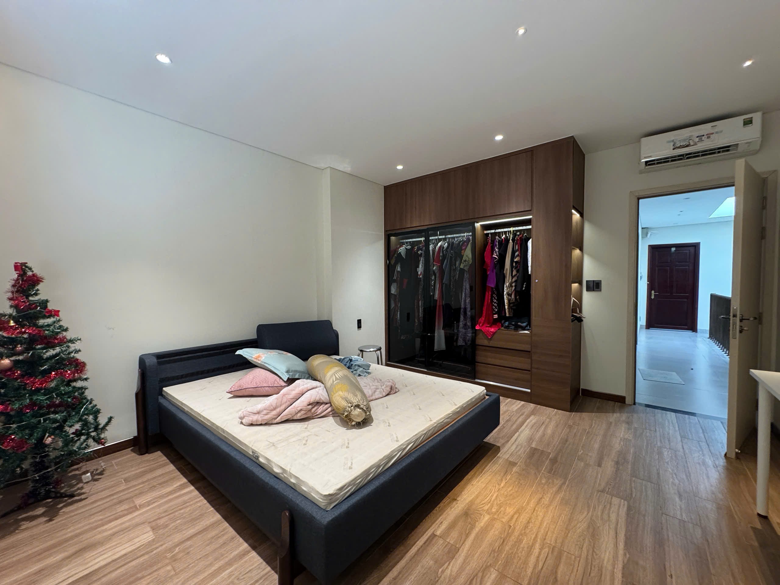 Cần bán Nhà mặt tiền Phường Hiệp Phú, Quận 9, Diện tích 130m², Giá 20 Tỷ 11